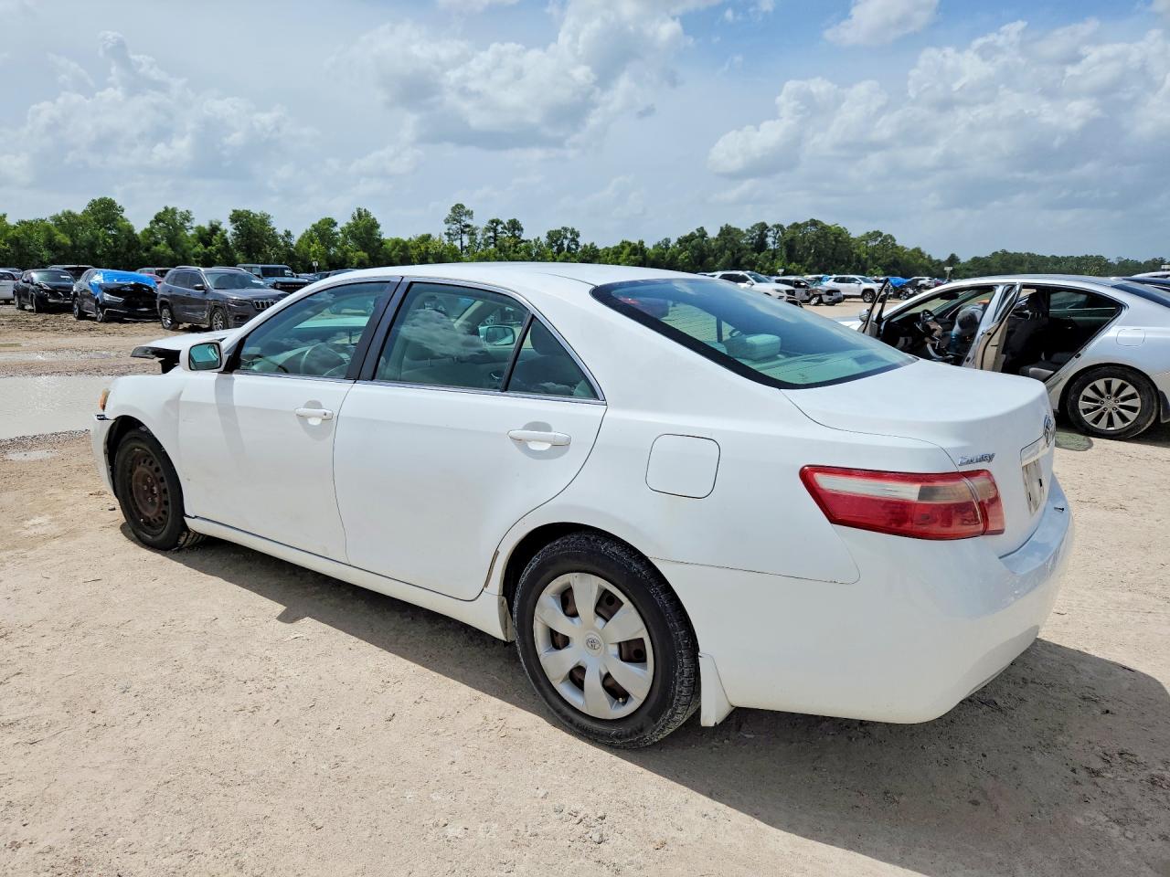 2007 Toyota Camry Le White vin: 4T4BE46K17R008963