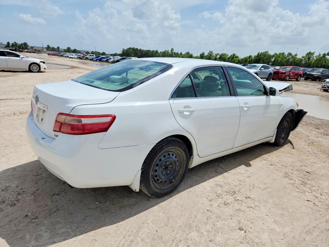 2007 Toyota Camry Le White vin: 4T4BE46K17R008963