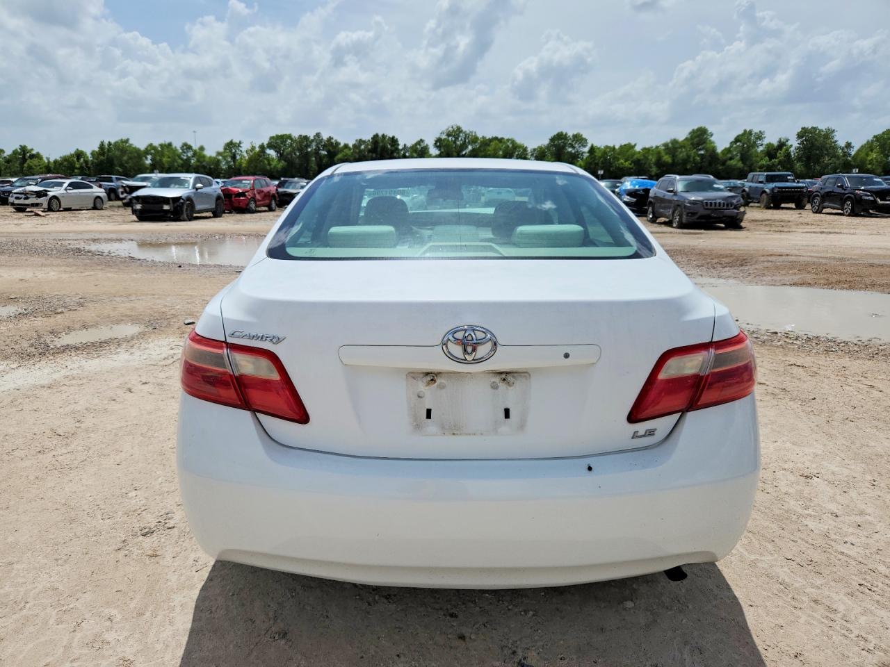 2007 Toyota Camry Le White vin: 4T4BE46K17R008963