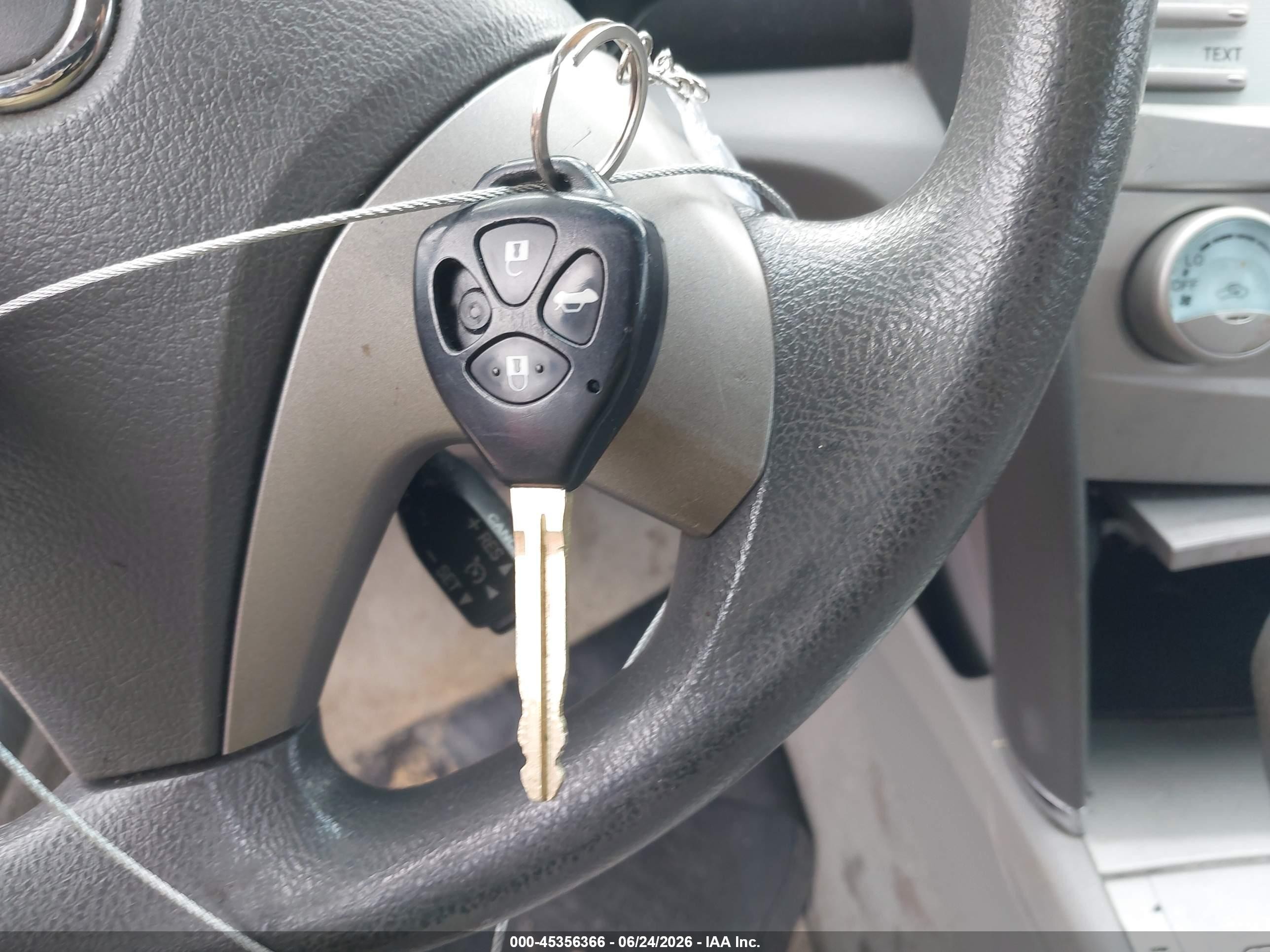 2008 Toyota Camry Le Silver vin: 4T4BE46K18R012335