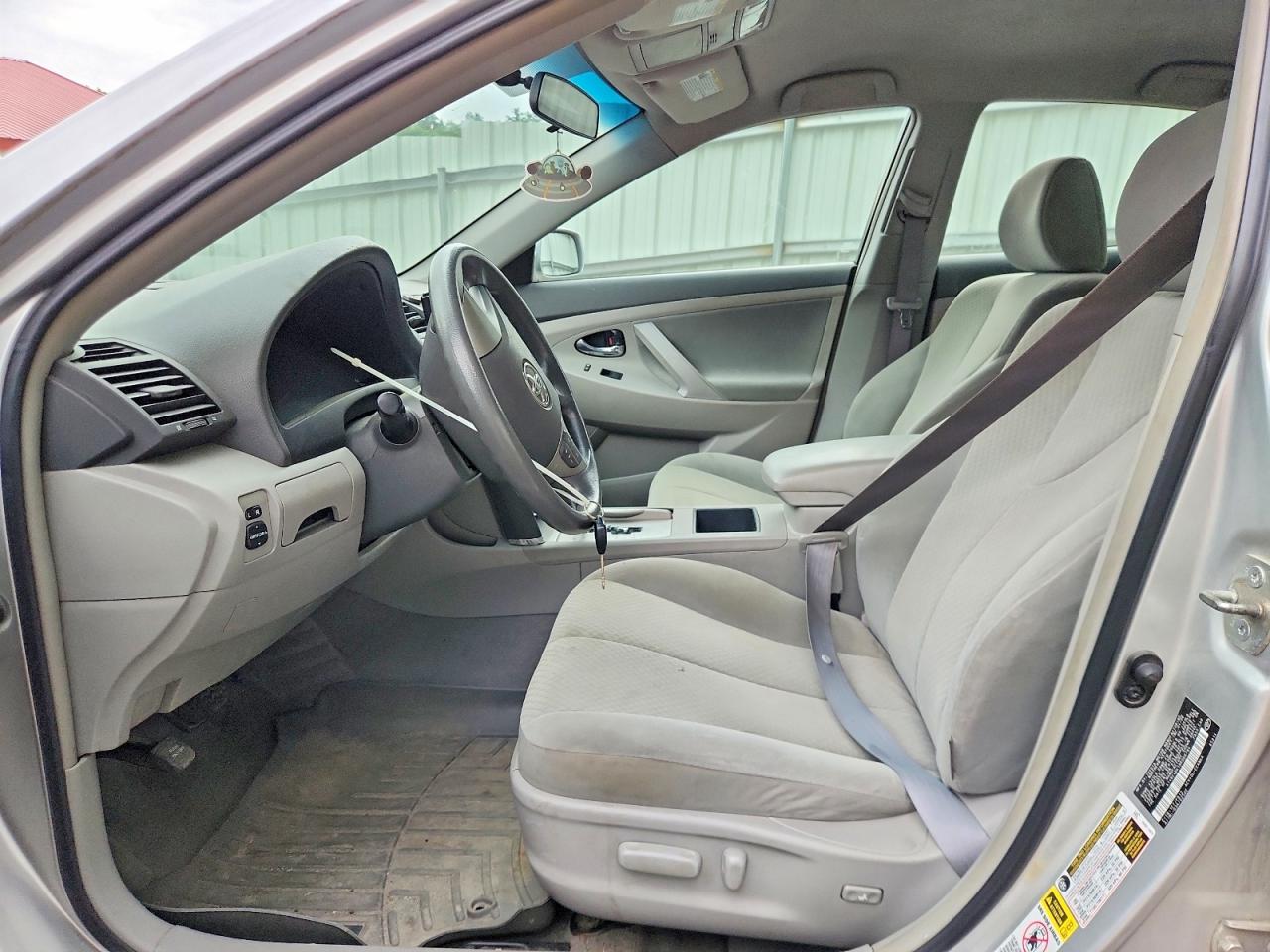 2009 Toyota Camry Le Серебряный vin: 4T4BE46K19R066784