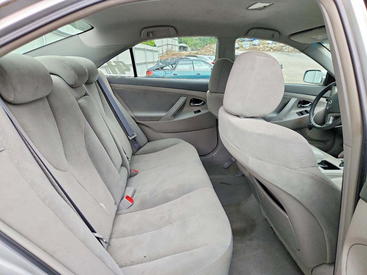 2009 Toyota Camry Le Серебряный vin: 4T4BE46K19R066784