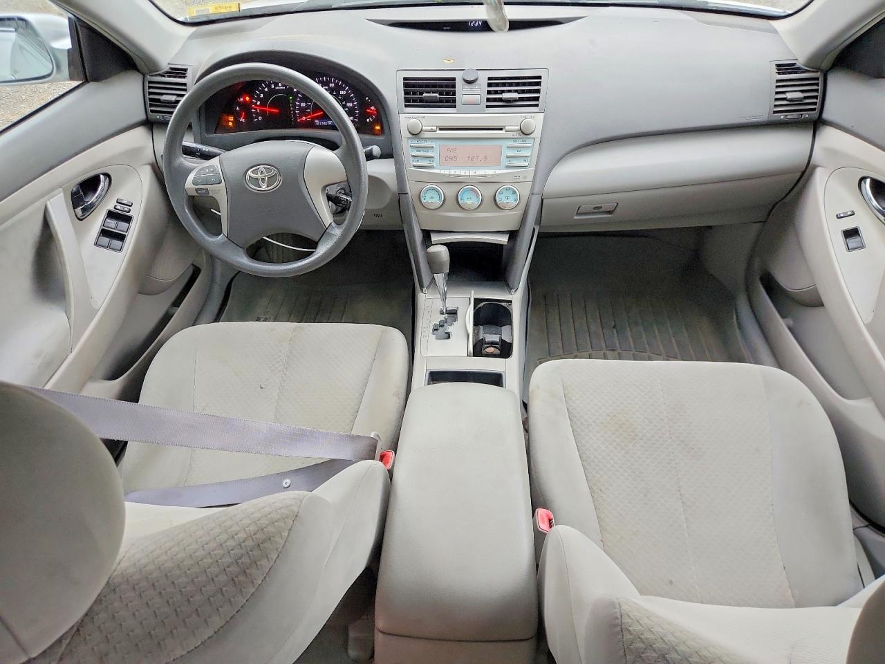 2009 Toyota Camry Le Серебряный vin: 4T4BE46K19R066784
