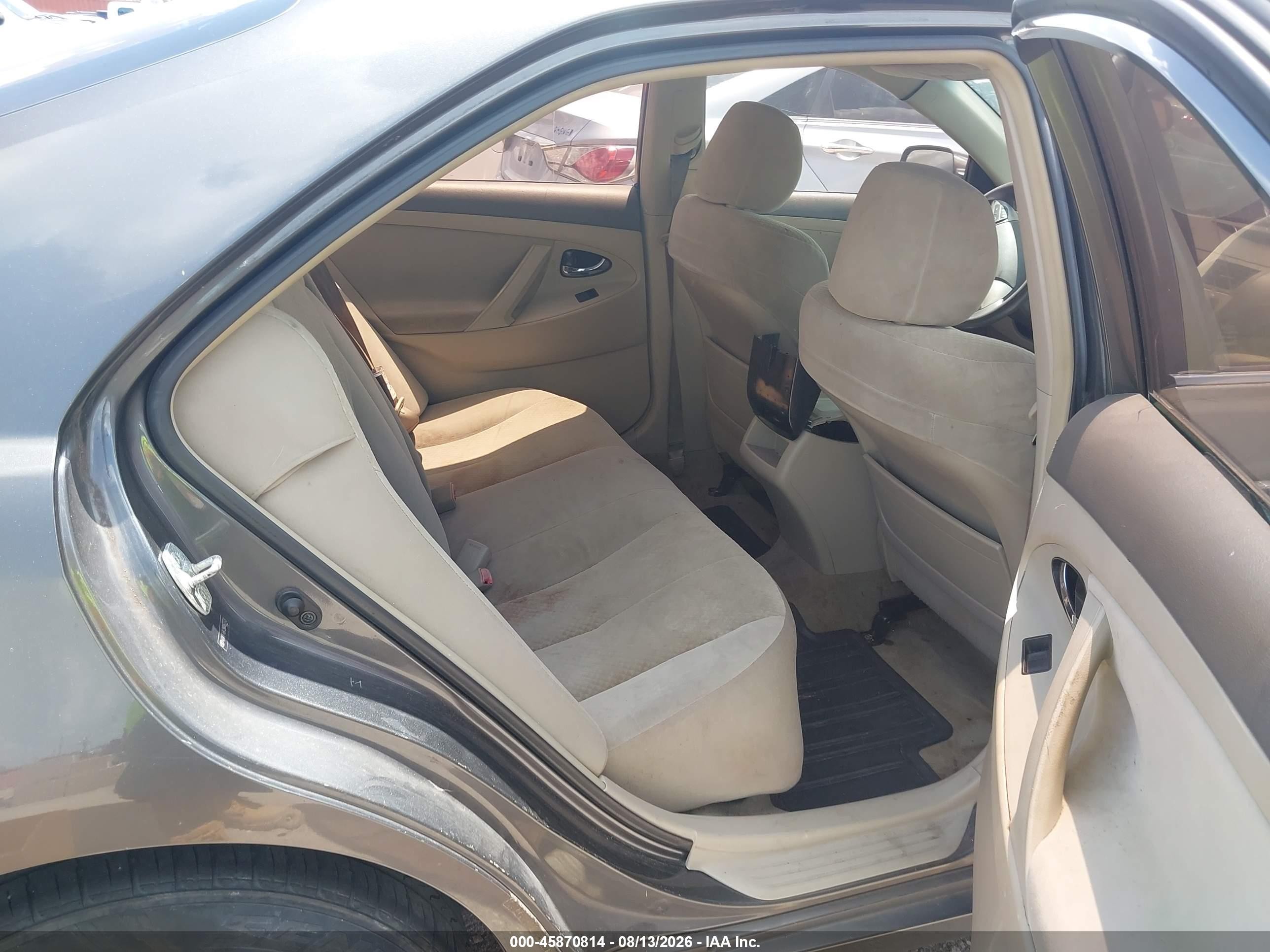 2009 Toyota Camry Le Gray vin: 4T4BE46K19R067773