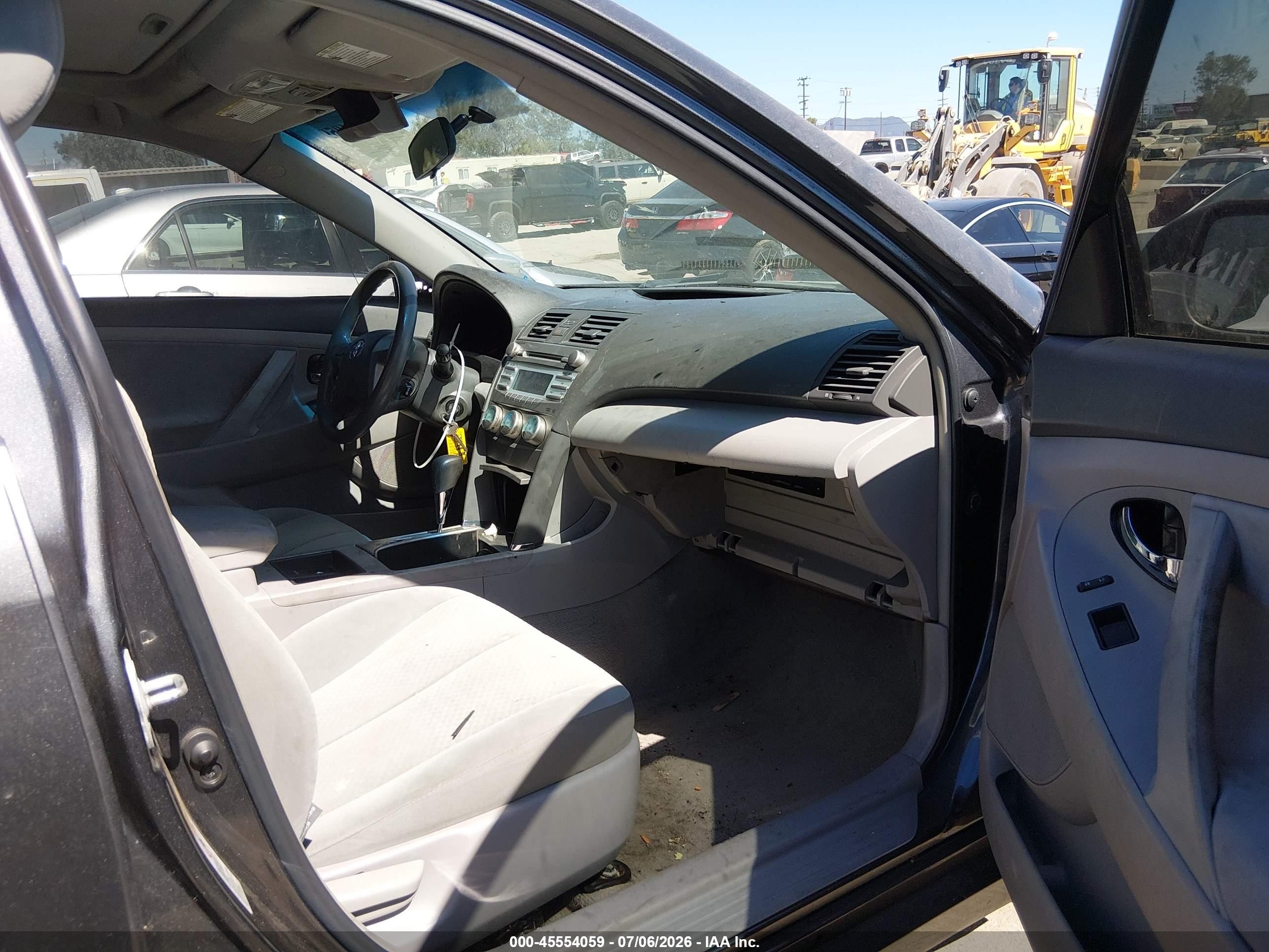 2009 Toyota Camry Le Серый vin: 4T4BE46K19R074108
