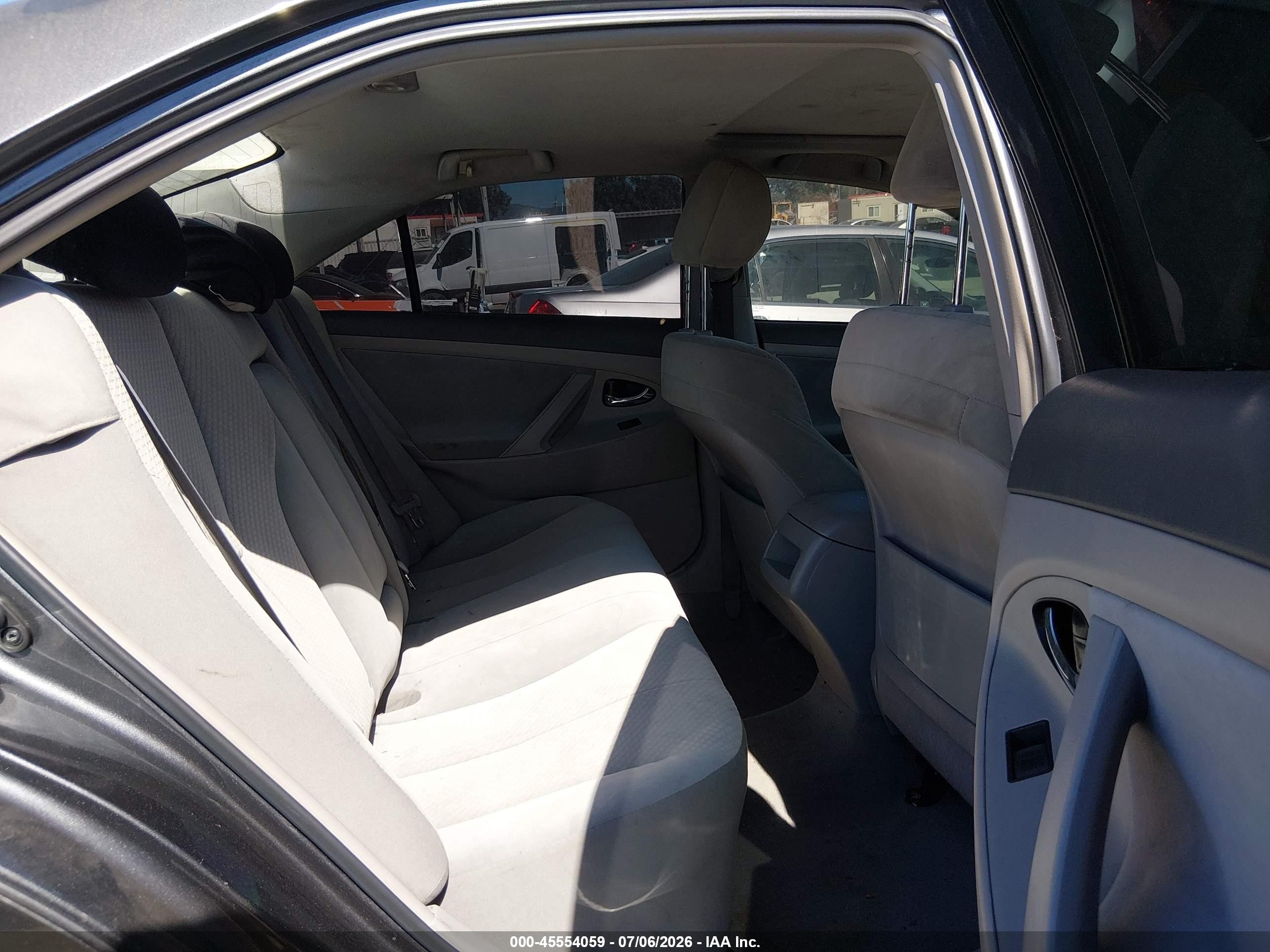 2009 Toyota Camry Le Серый vin: 4T4BE46K19R074108