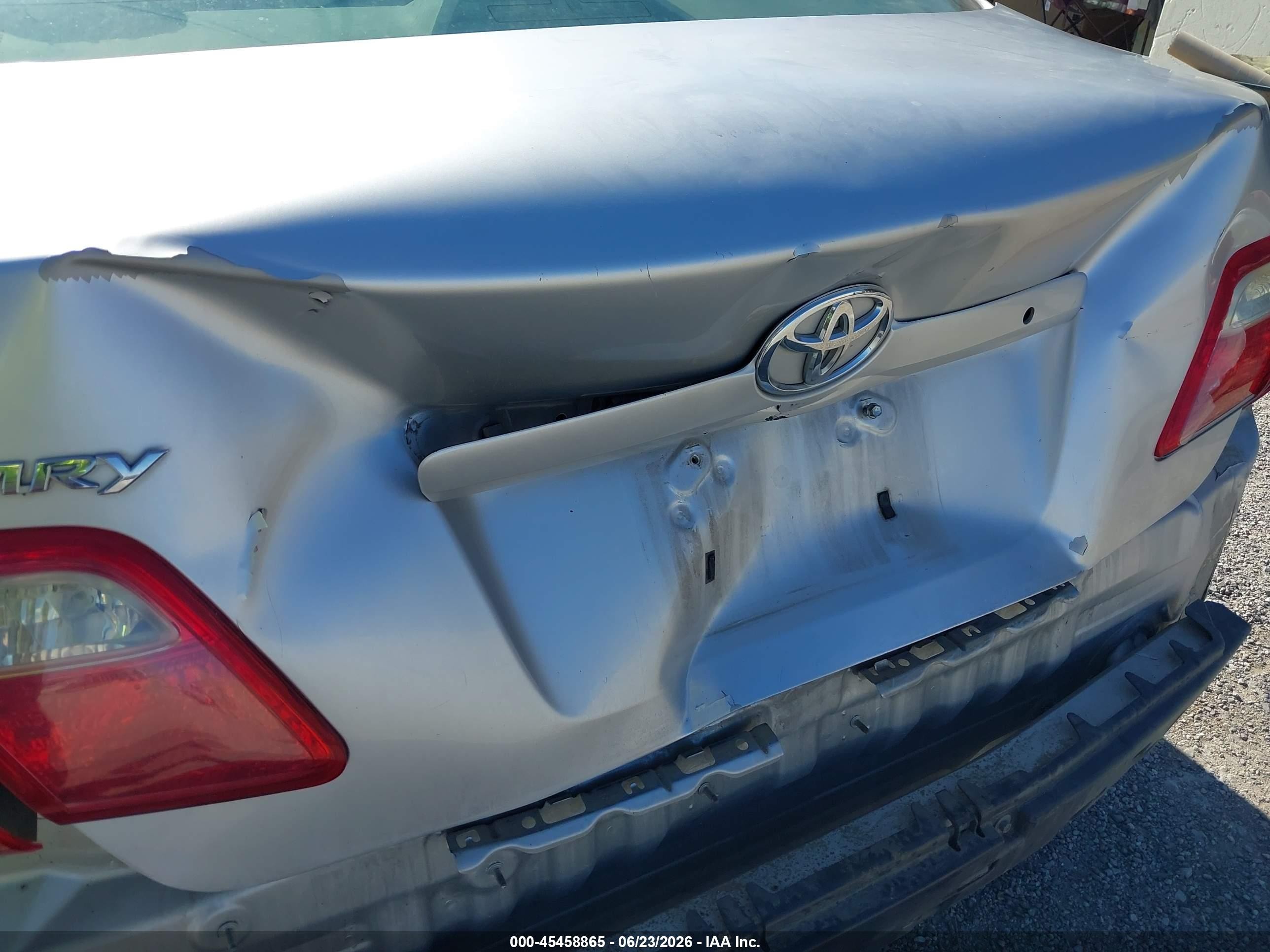 2009 Toyota Camry   Silver vin: 4T4BE46K19R077137