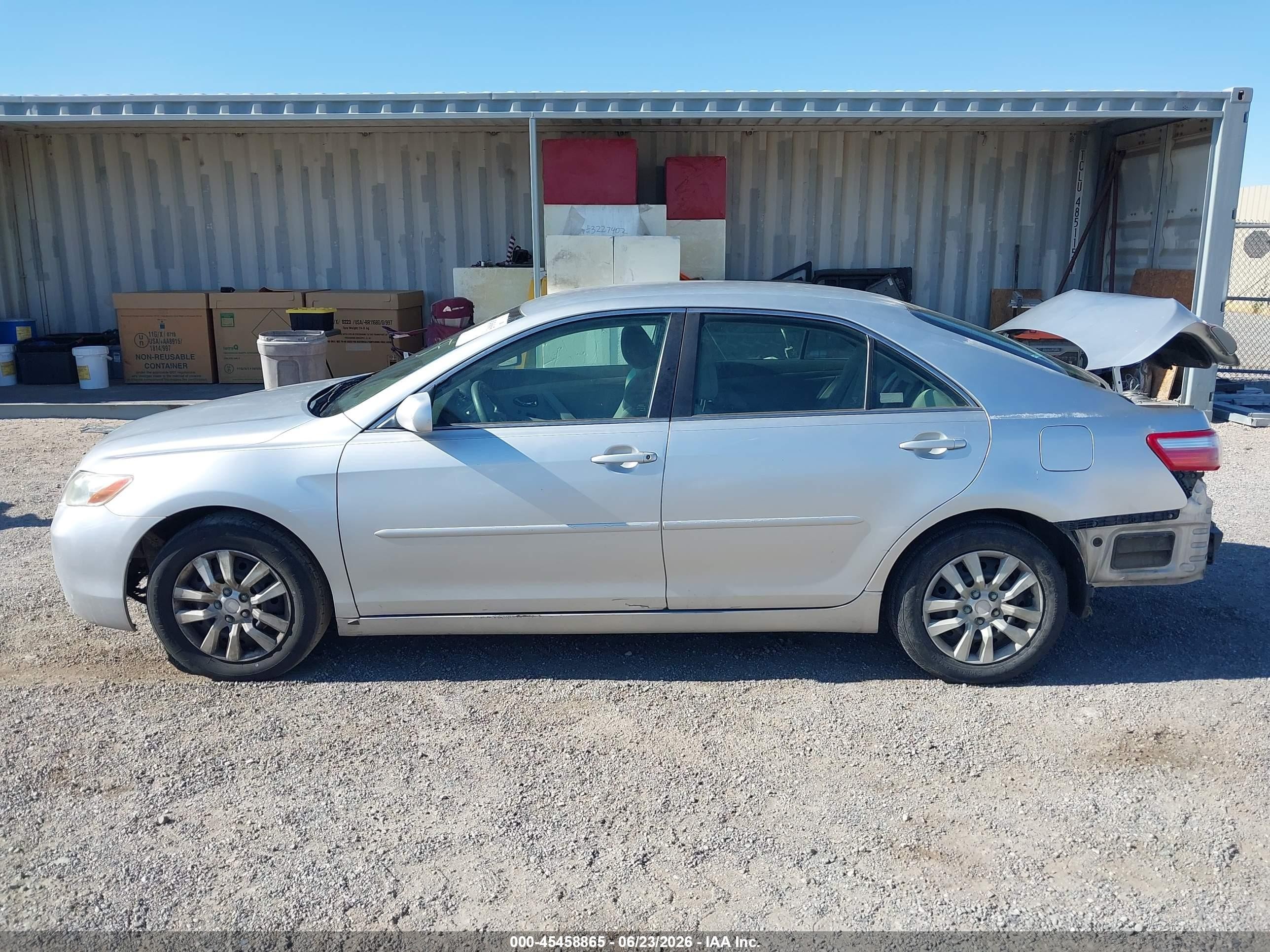 2009 Toyota Camry   Silver vin: 4T4BE46K19R077137