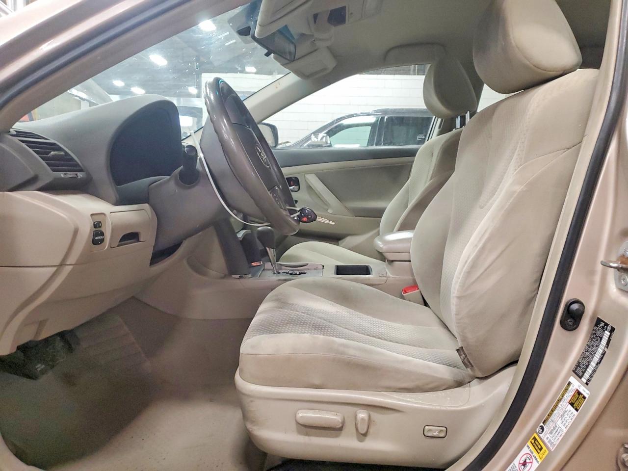 2009 Toyota Camry Base Бежевый vin: 4T4BE46K19R083147