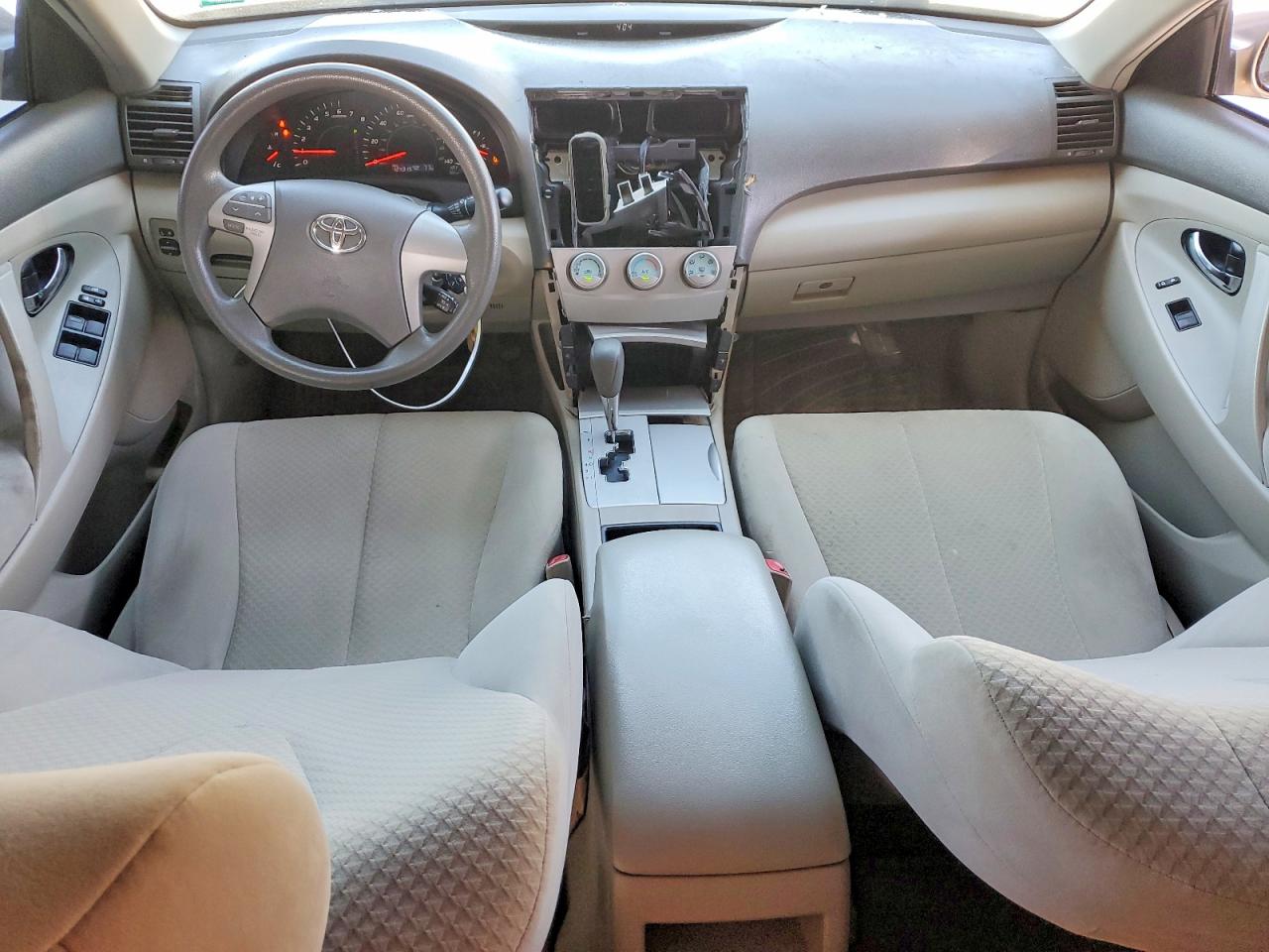 2009 Toyota Camry Le Tan vin: 4T4BE46K19R099851
