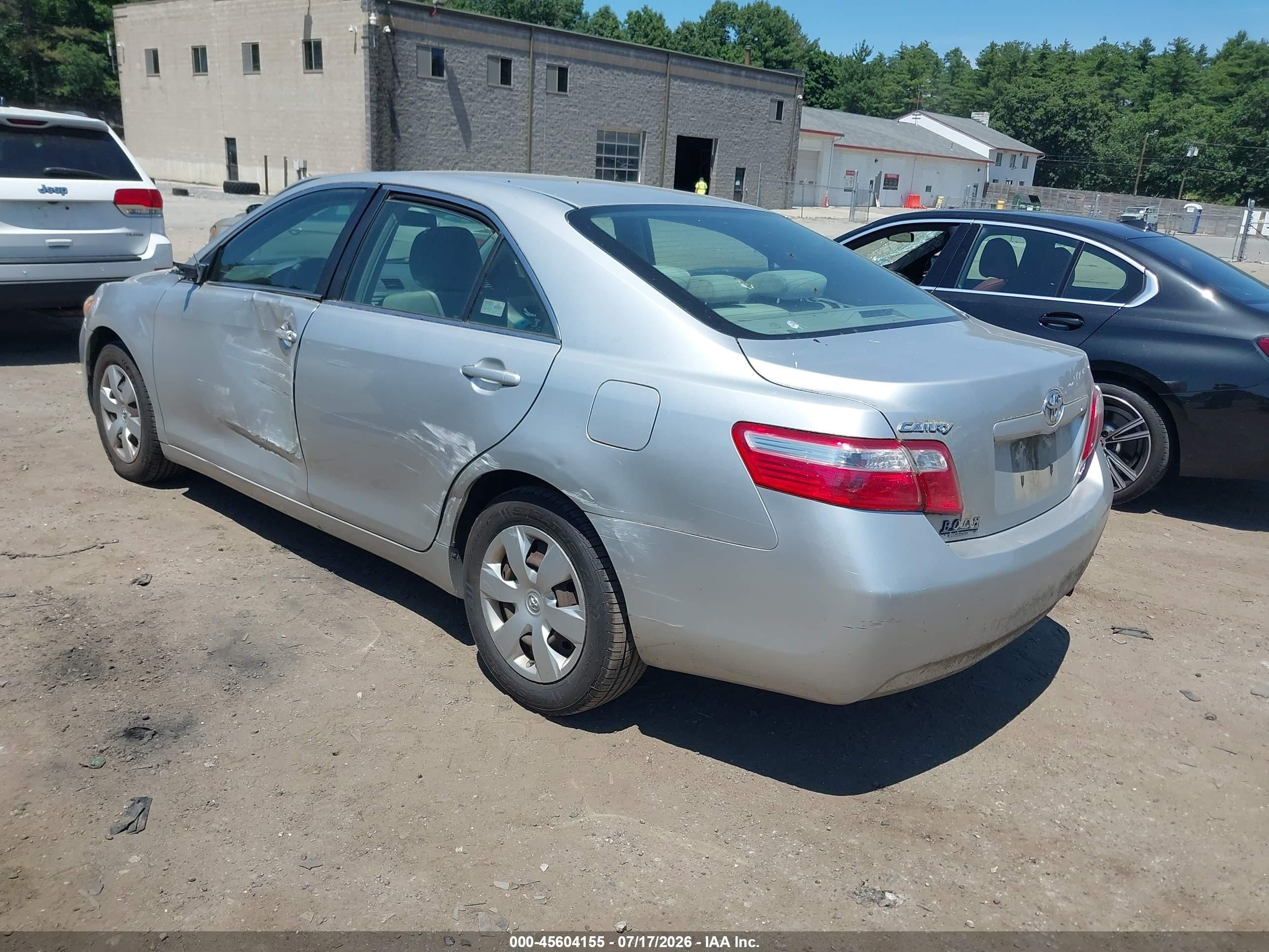 2009 Toyota Camry Le Silver vin: 4T4BE46K19R107267