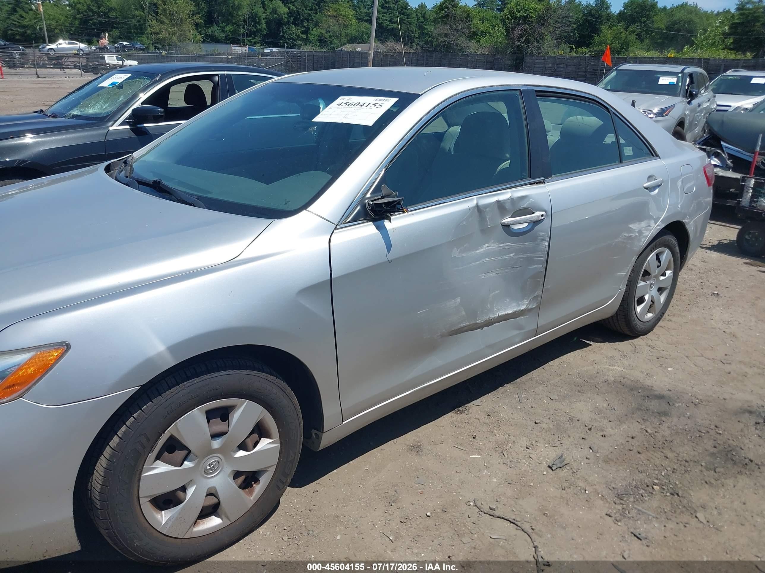 2009 Toyota Camry Le Silver vin: 4T4BE46K19R107267