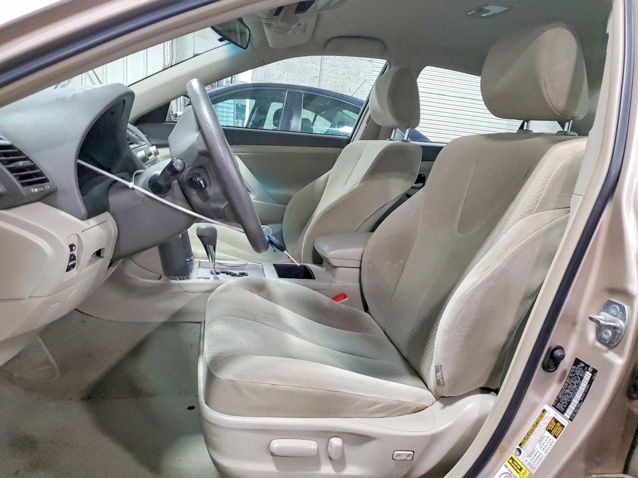 2009 Toyota Camry Le Tan vin: 4T4BE46K19R117460