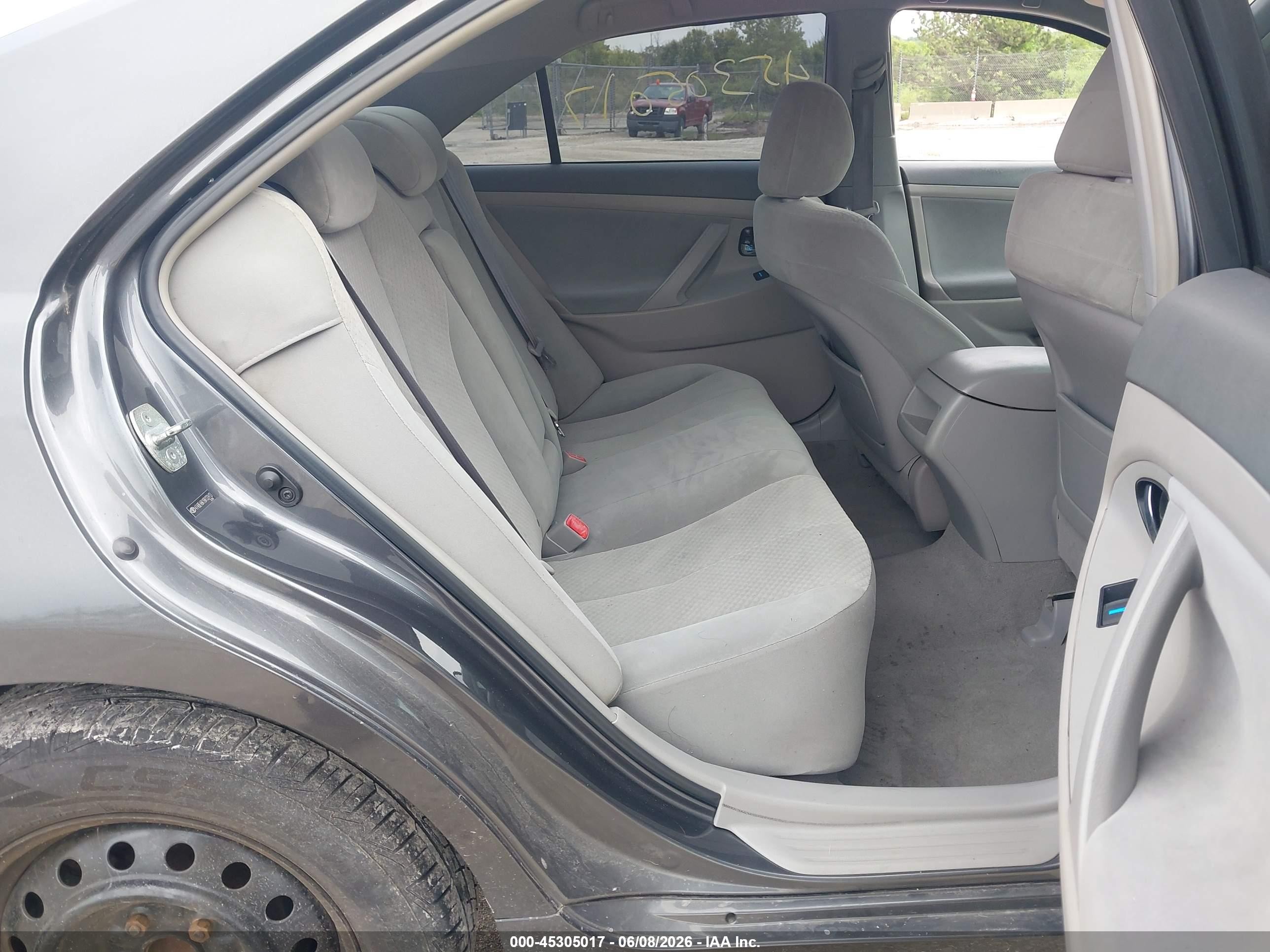 2009 Toyota Camry Le Gray vin: 4T4BE46K19R132413
