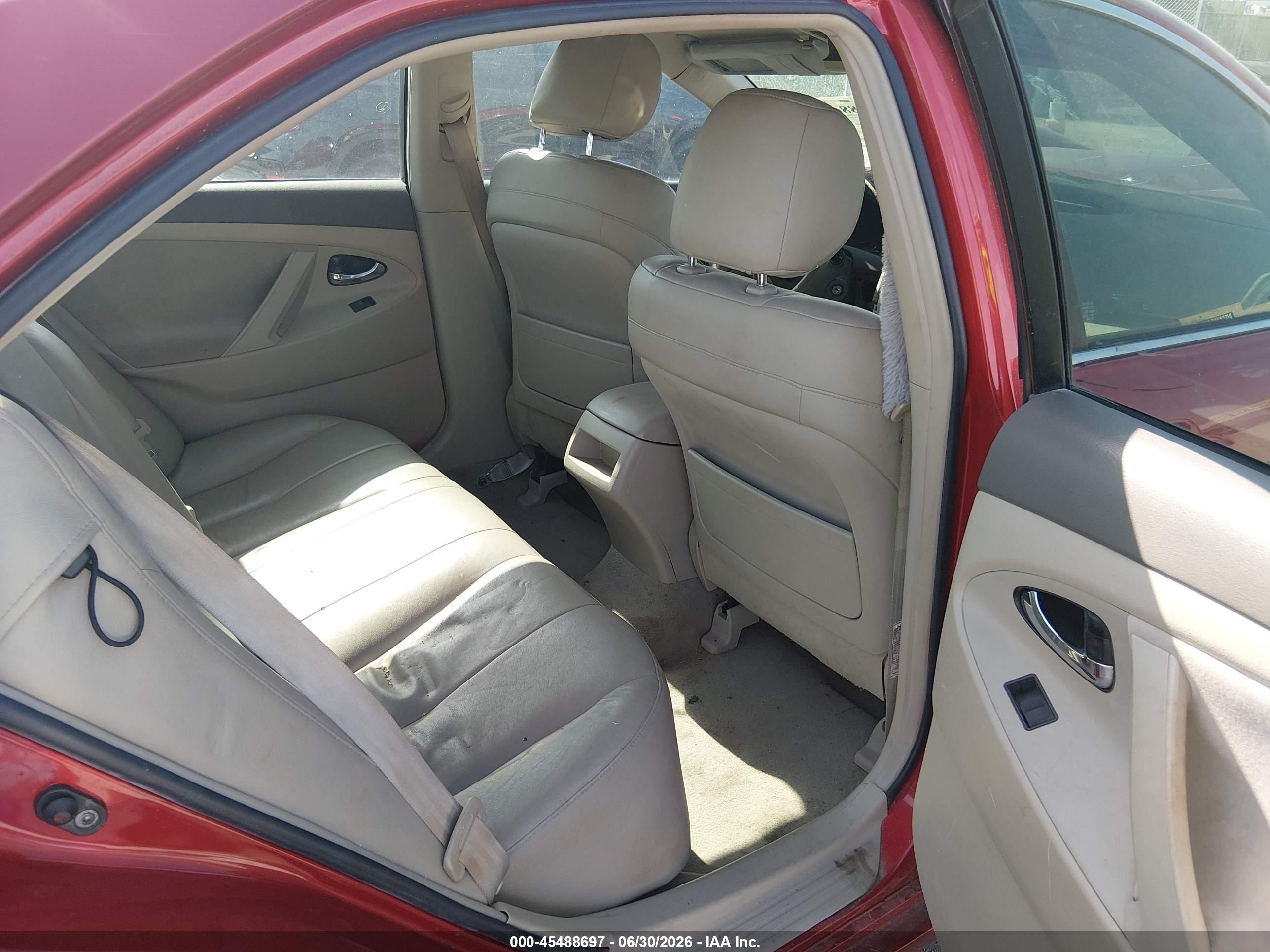 2007 Toyota Camry Le Red vin: 4T4BE46K27R004579