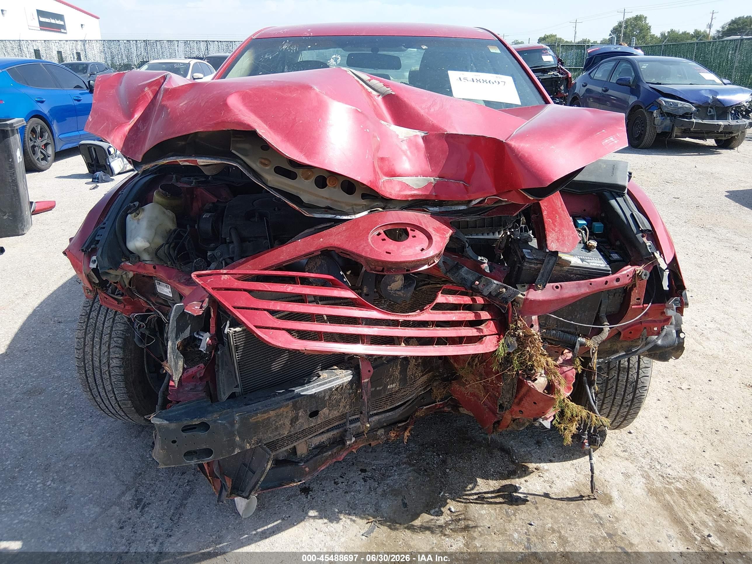 2007 Toyota Camry Le Red vin: 4T4BE46K27R004579