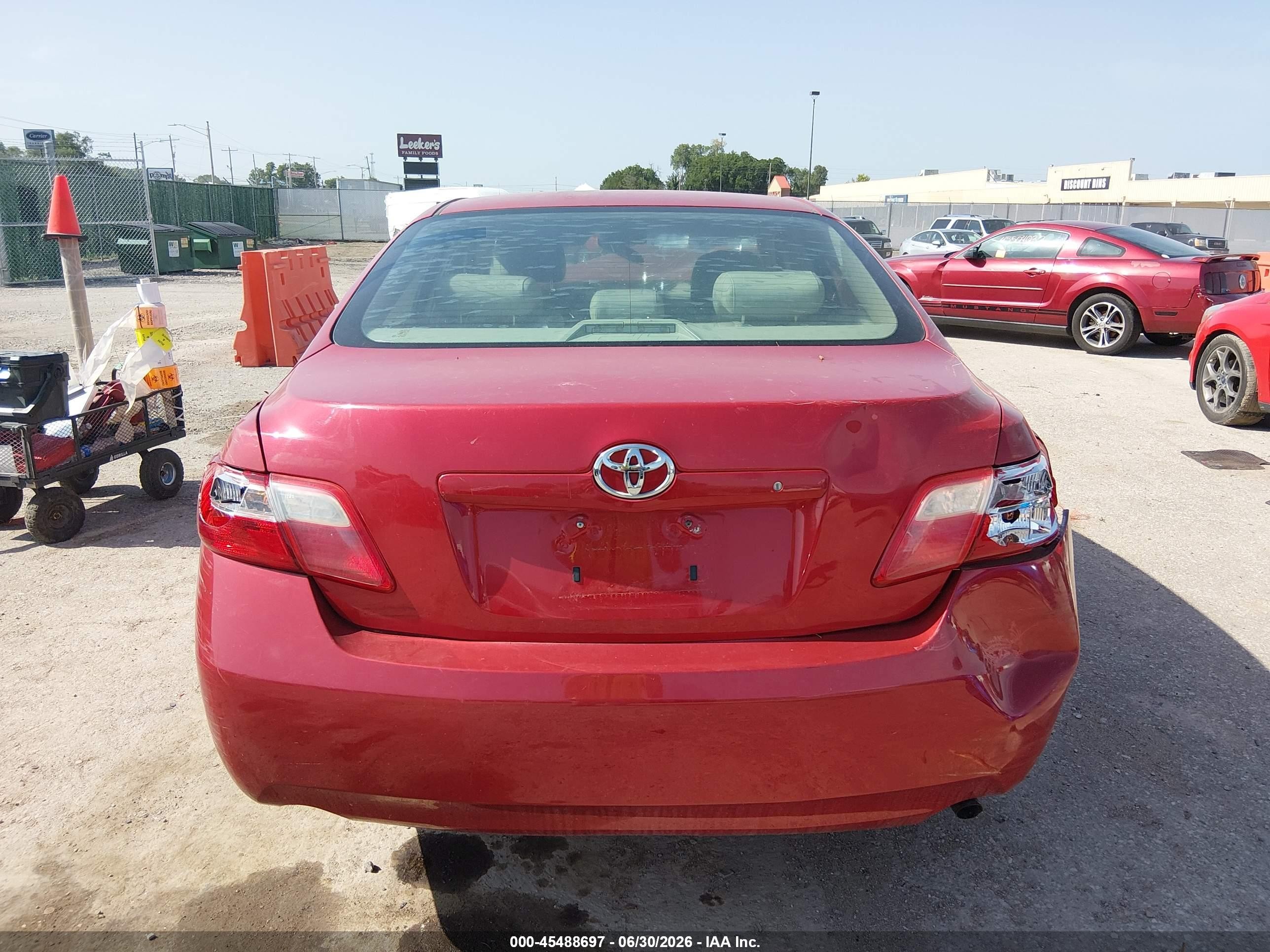 2007 Toyota Camry Le Red vin: 4T4BE46K27R004579