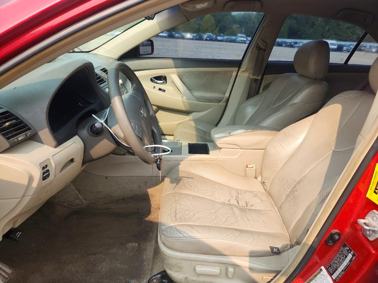 2008 Toyota Camry Le Red vin: 4T4BE46K28R029760