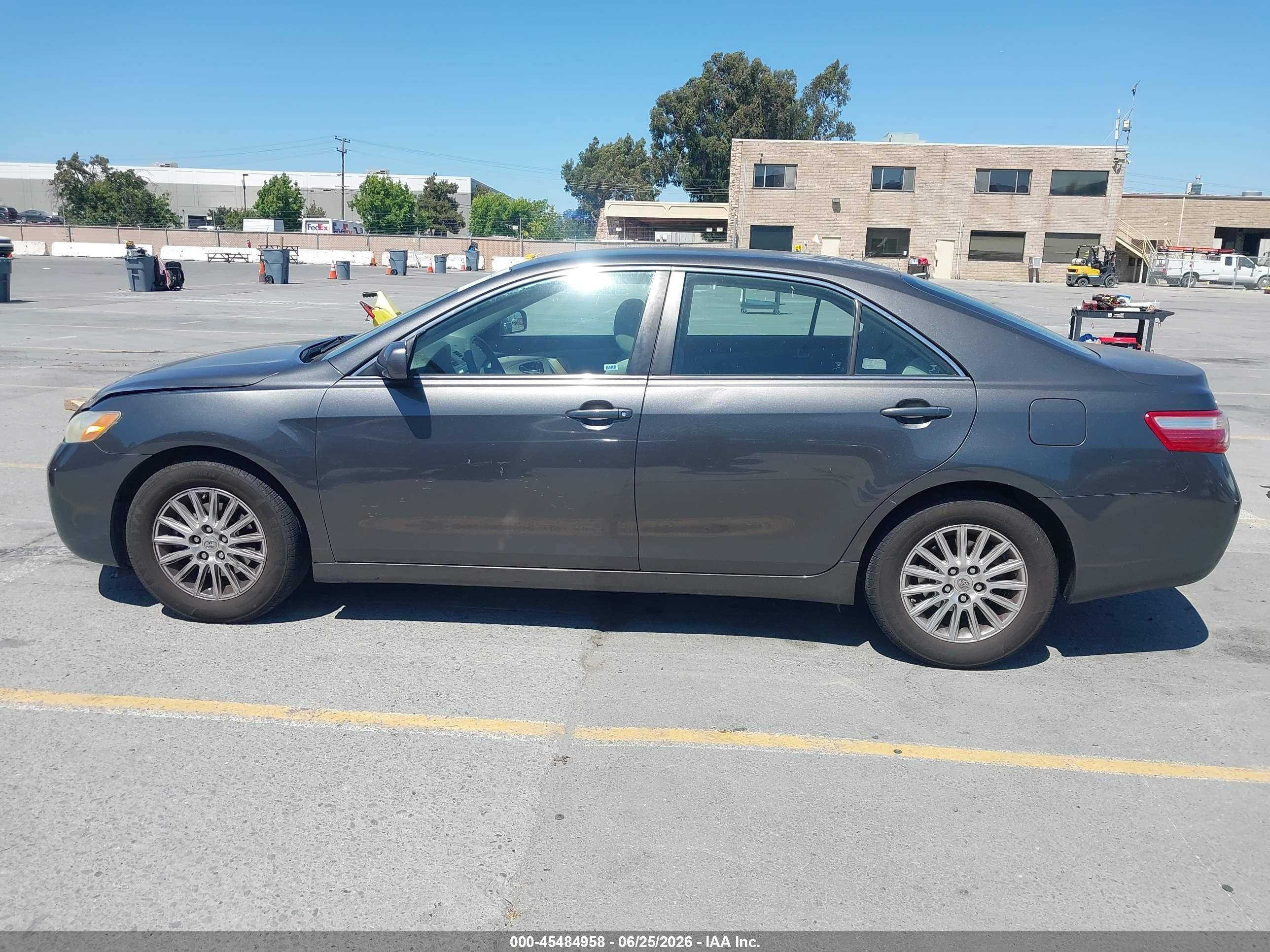 2008 Toyota Camry Le Серый vin: 4T4BE46K28R044002