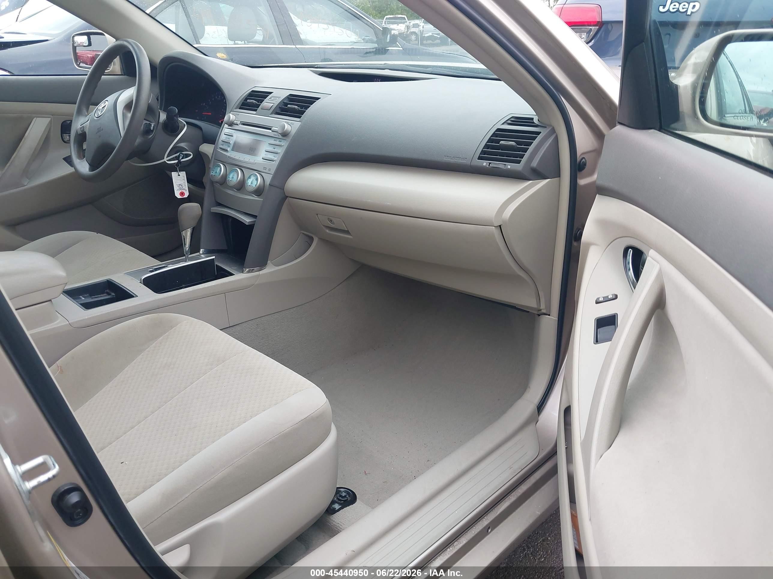 2009 Toyota Camry Le Beige vin: 4T4BE46K29R072142