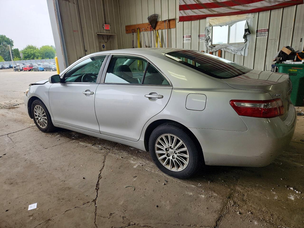 2009 Toyota Camry Le Silver vin: 4T4BE46K29R094612