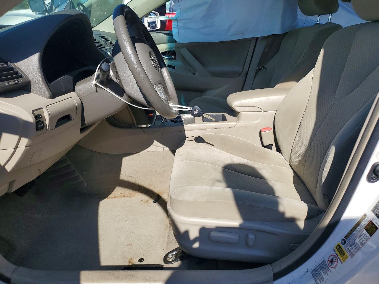 2009 Toyota Camry Le White vin: 4T4BE46K29R098031