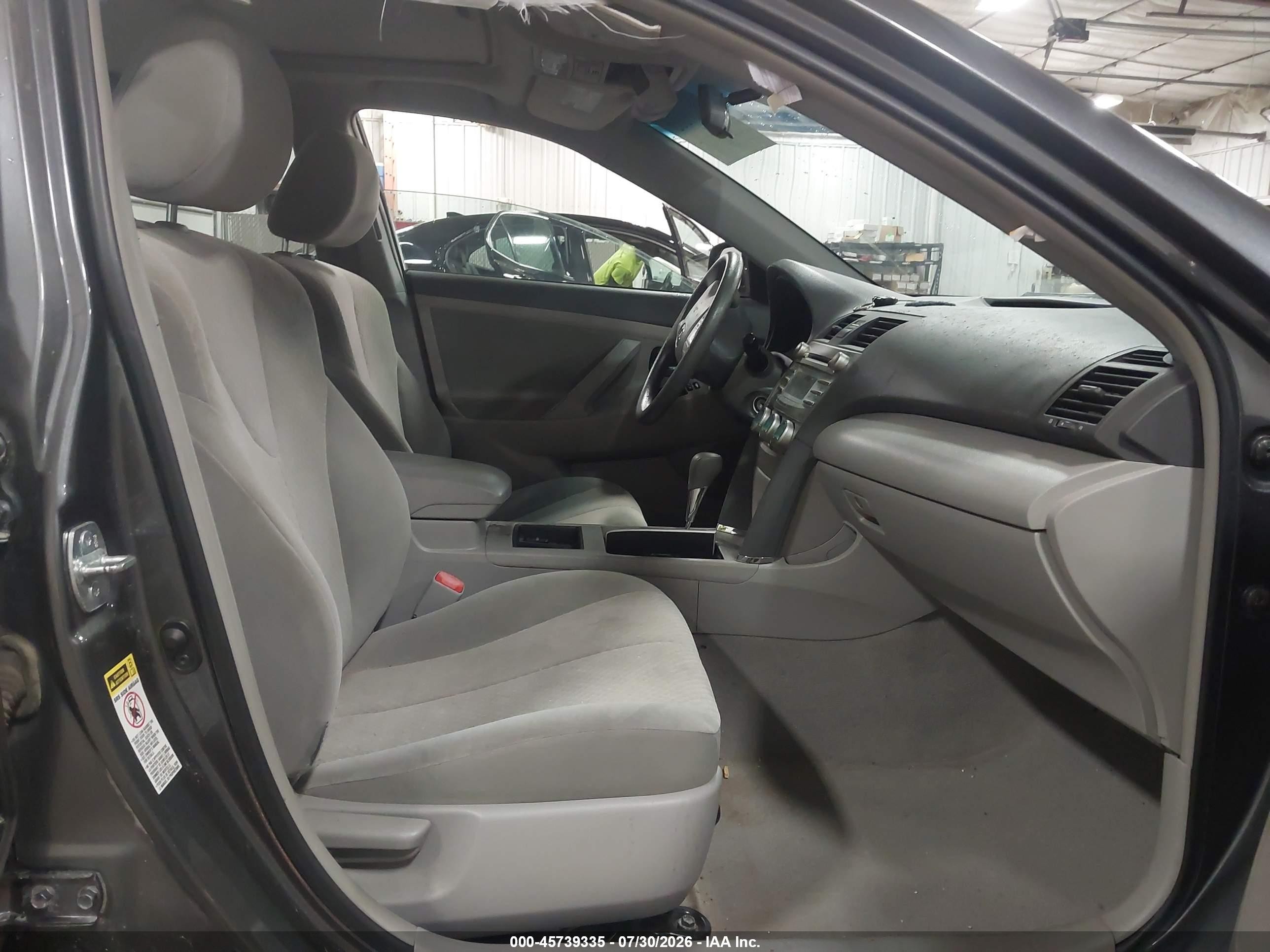 2009 Toyota Camry Le Серый vin: 4T4BE46K29R104524