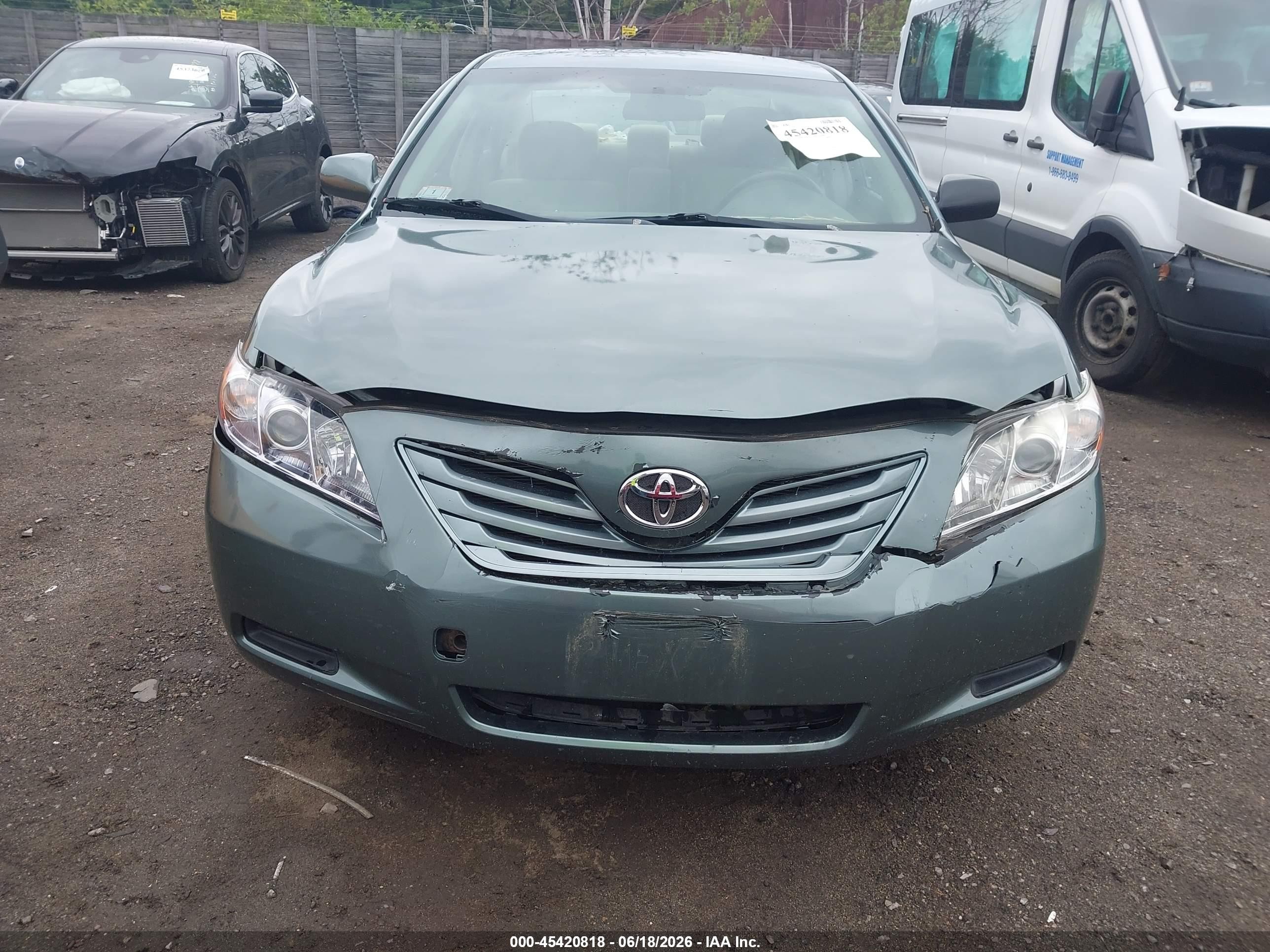 2009 Toyota Camry Le Silver vin: 4T4BE46K29R108055