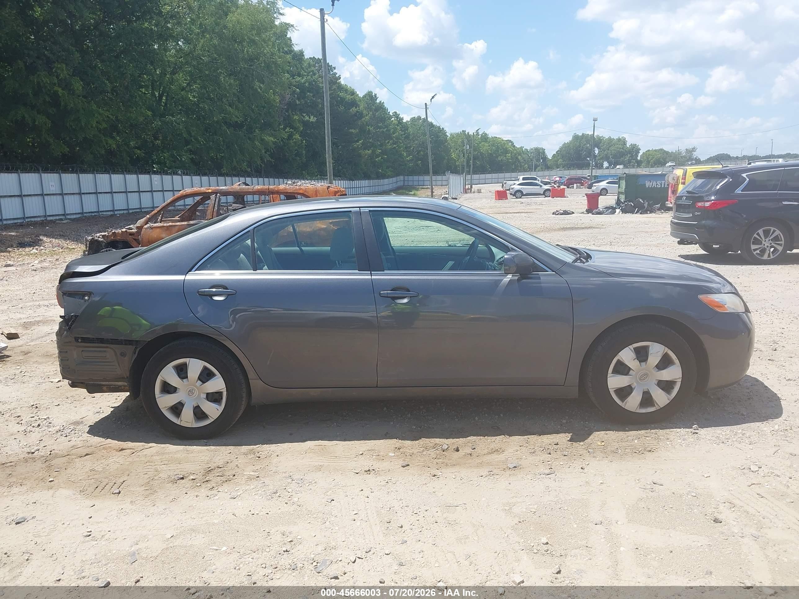 2009 Toyota Camry Le Gray vin: 4T4BE46K29R115295