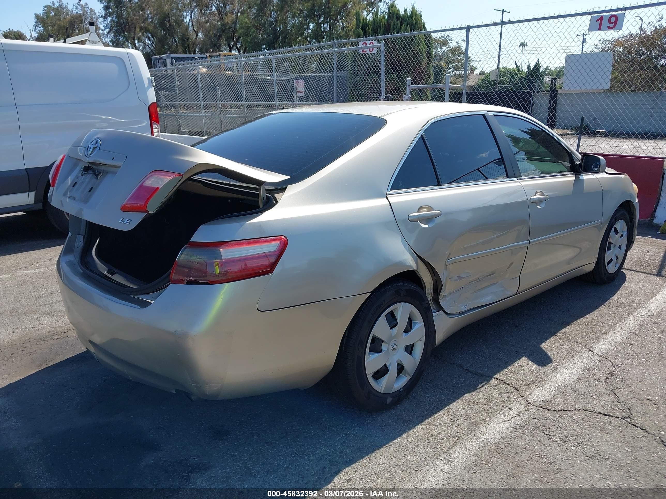 2009 Toyota Camry Le Gold vin: 4T4BE46K29R133277