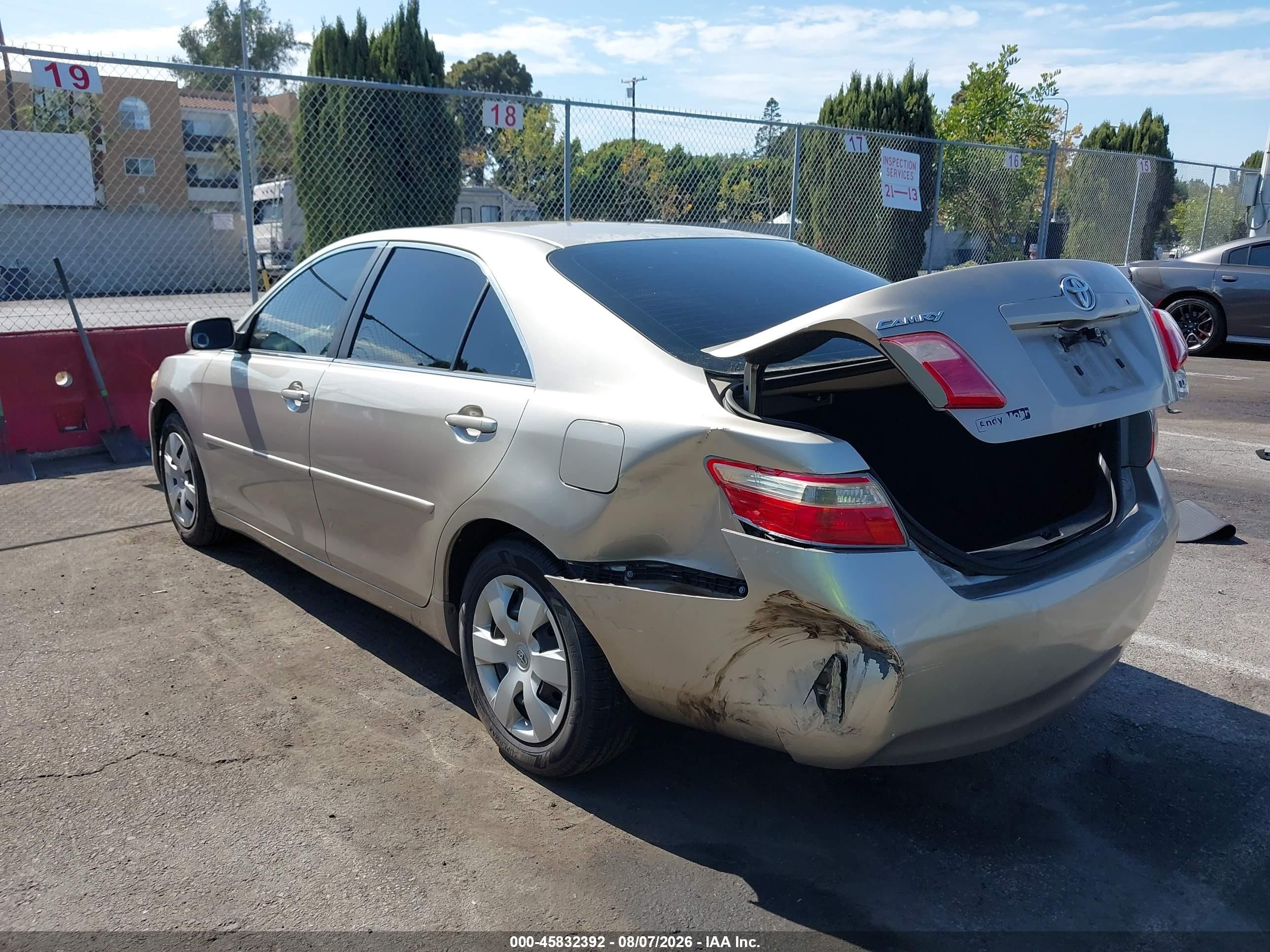 2009 Toyota Camry Le Gold vin: 4T4BE46K29R133277