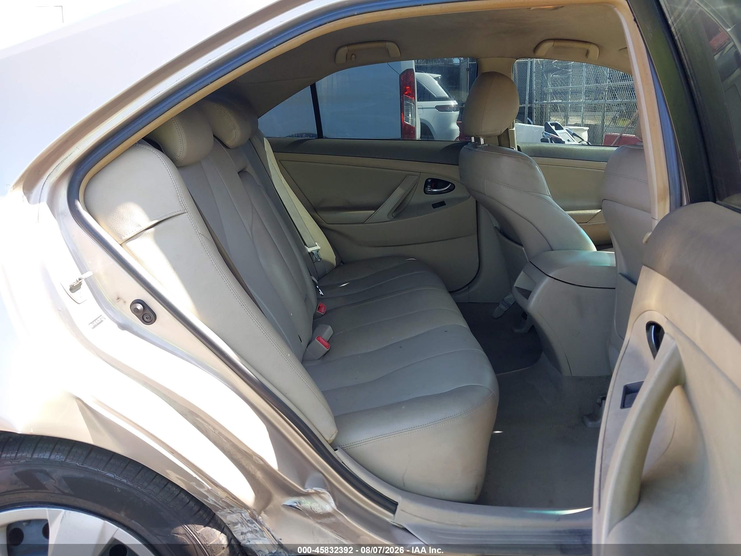 2009 Toyota Camry Le Gold vin: 4T4BE46K29R133277