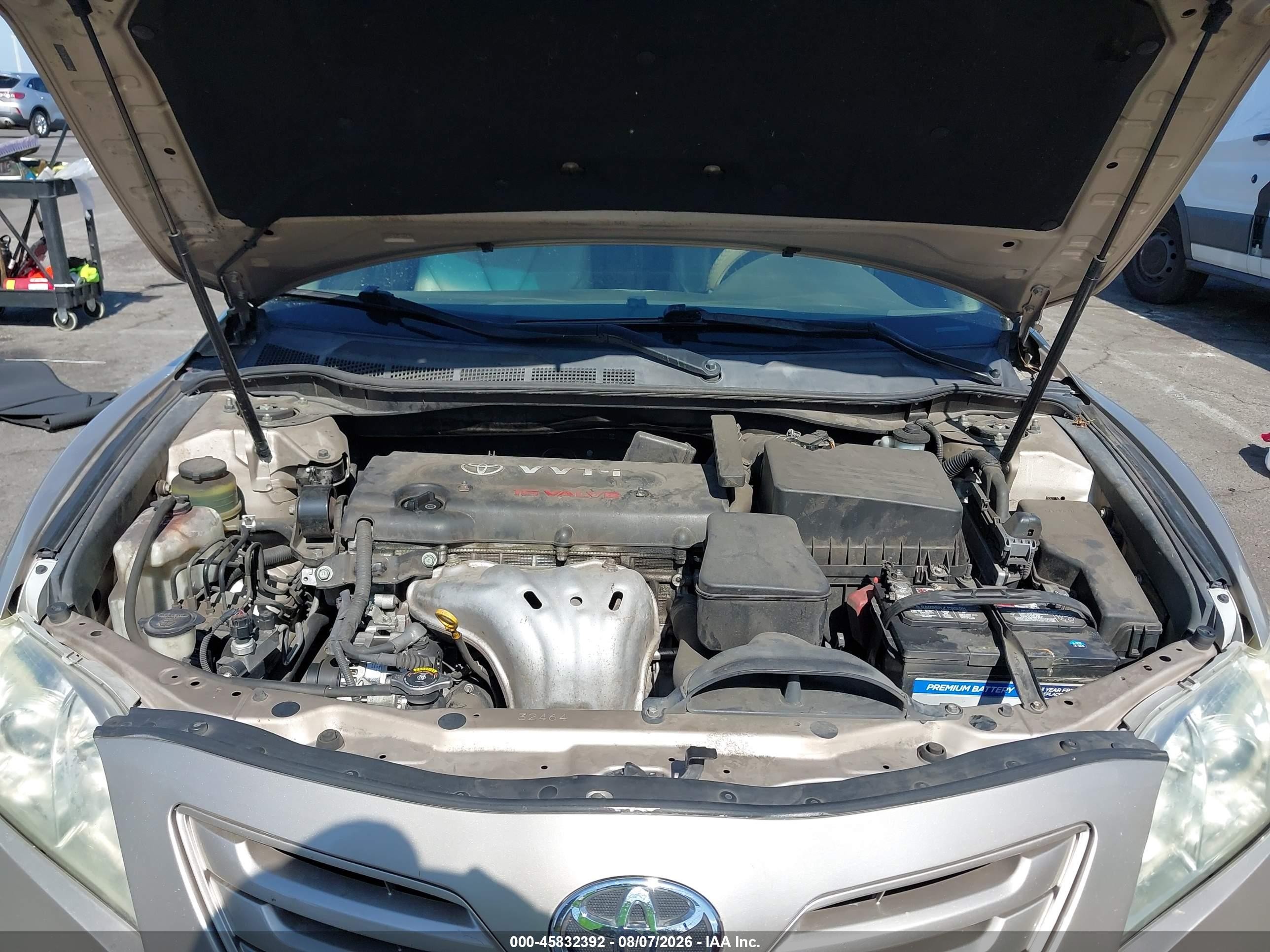 2009 Toyota Camry Le Gold vin: 4T4BE46K29R133277