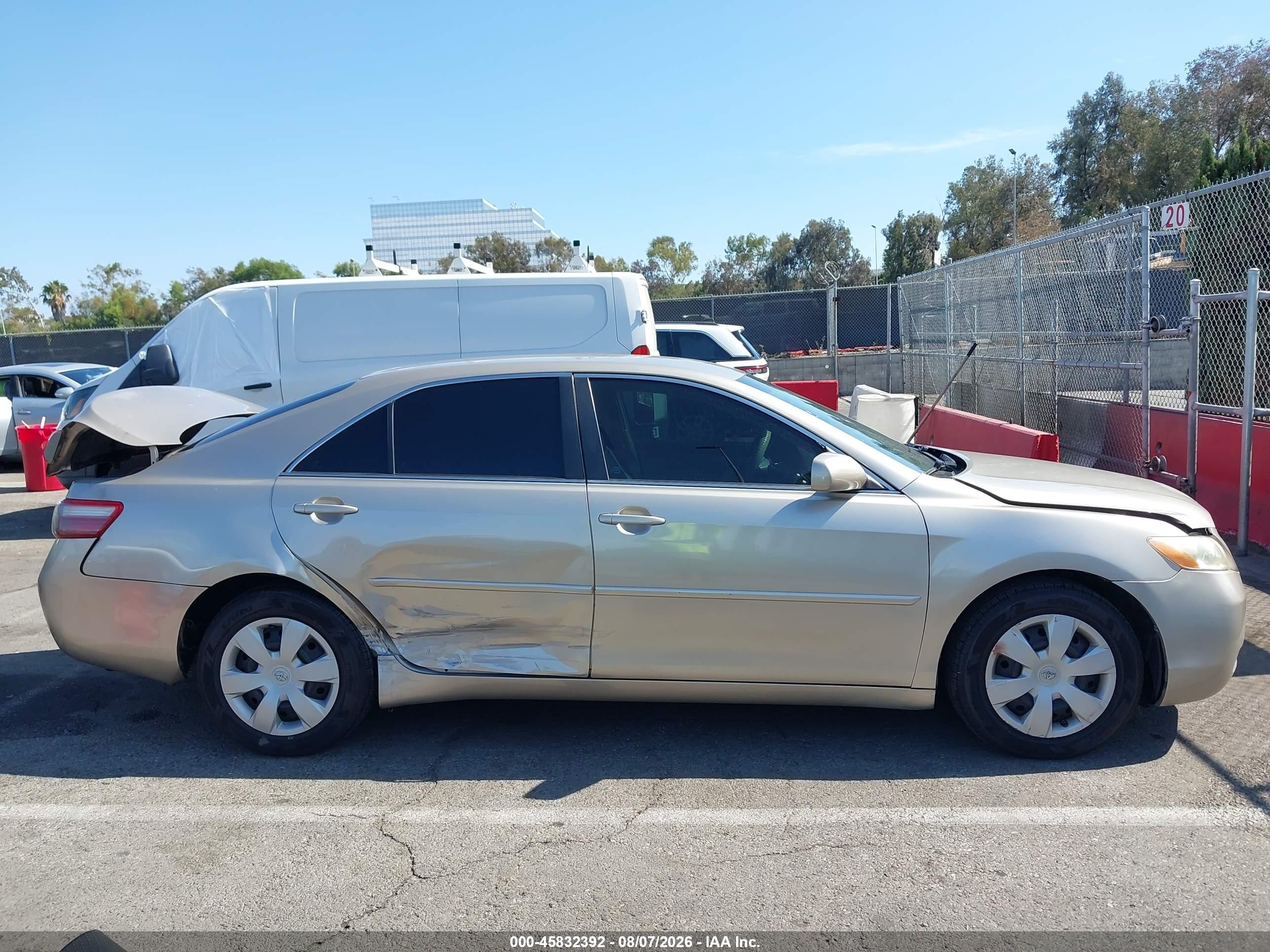 2009 Toyota Camry Le Gold vin: 4T4BE46K29R133277