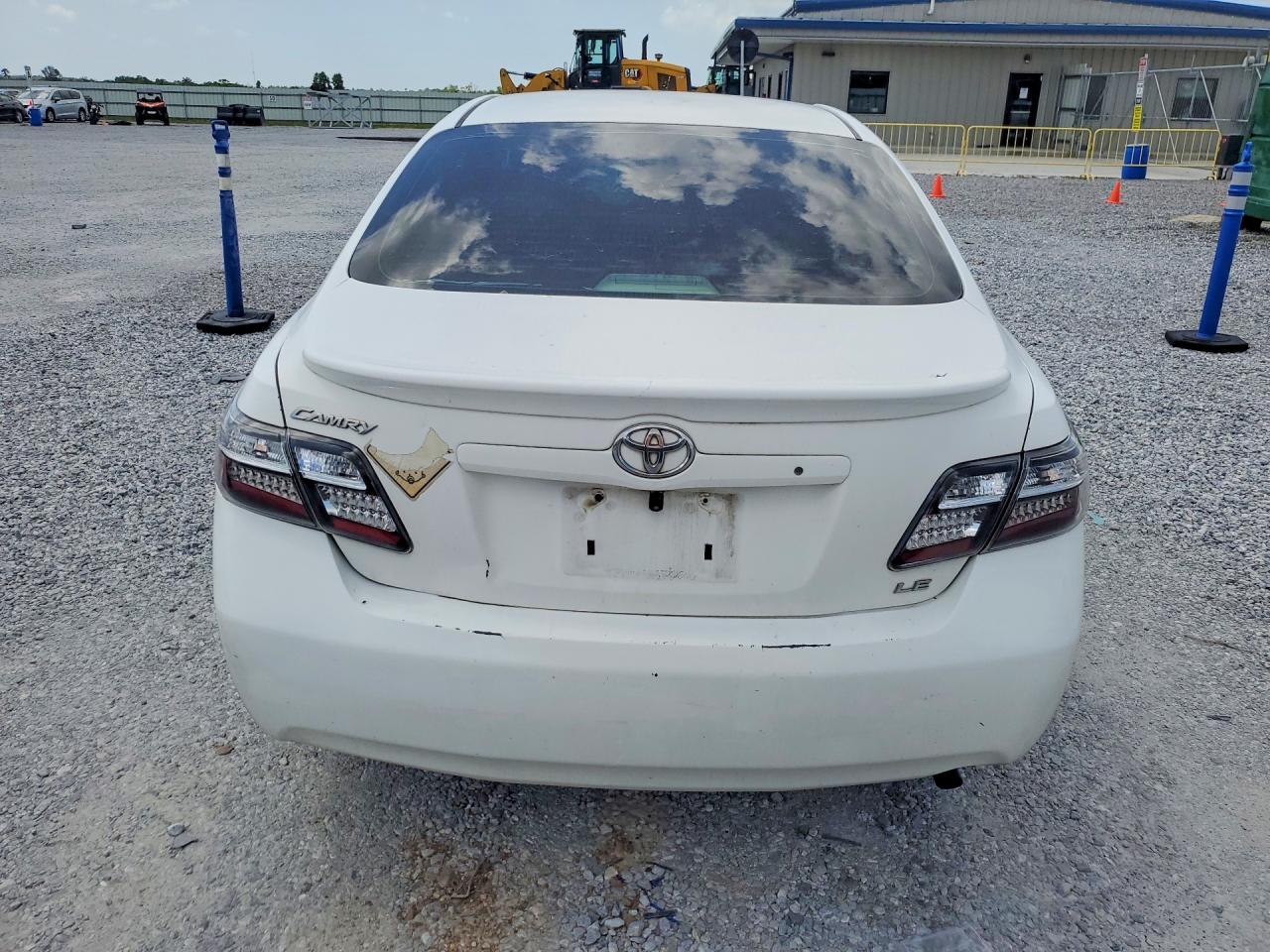 2009 Toyota Camry Le White vin: 4T4BE46K29R135031