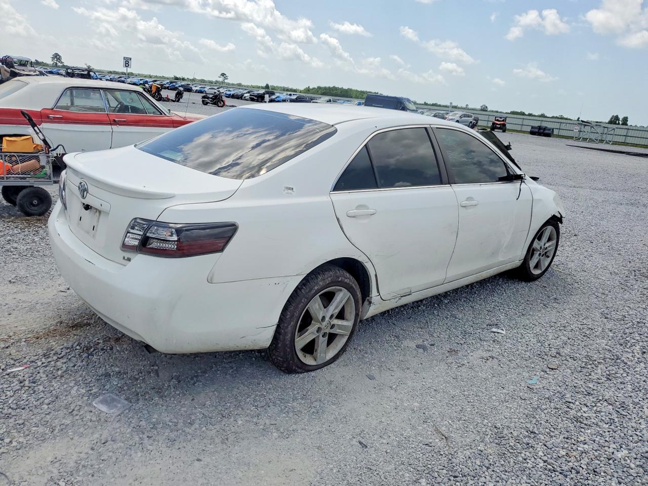 2009 Toyota Camry Le White vin: 4T4BE46K29R135031