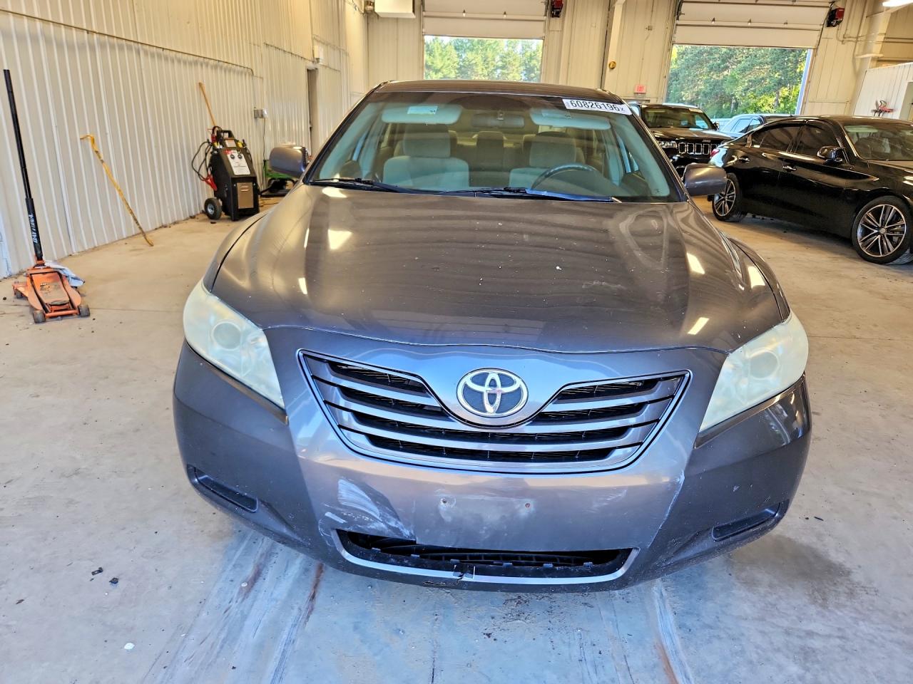 2009 Toyota Camry Le Серый vin: 4T4BE46K29R136437