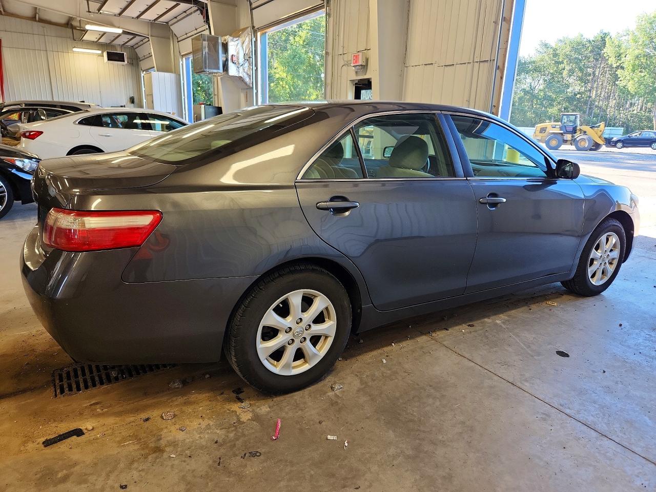 2009 Toyota Camry Le Серый vin: 4T4BE46K29R136437
