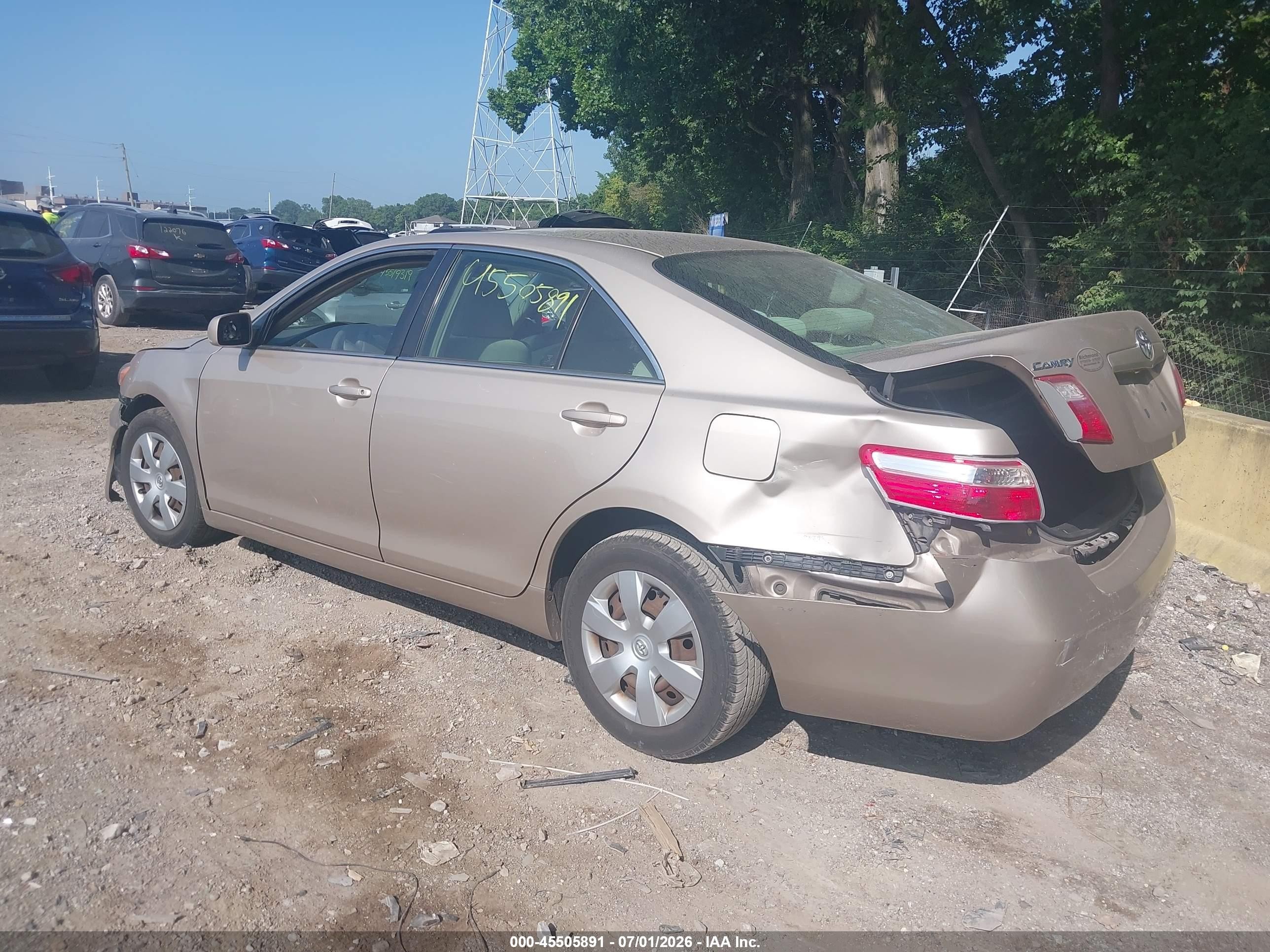 2007 Toyota Camry Le Gold vin: 4T4BE46K37R007121