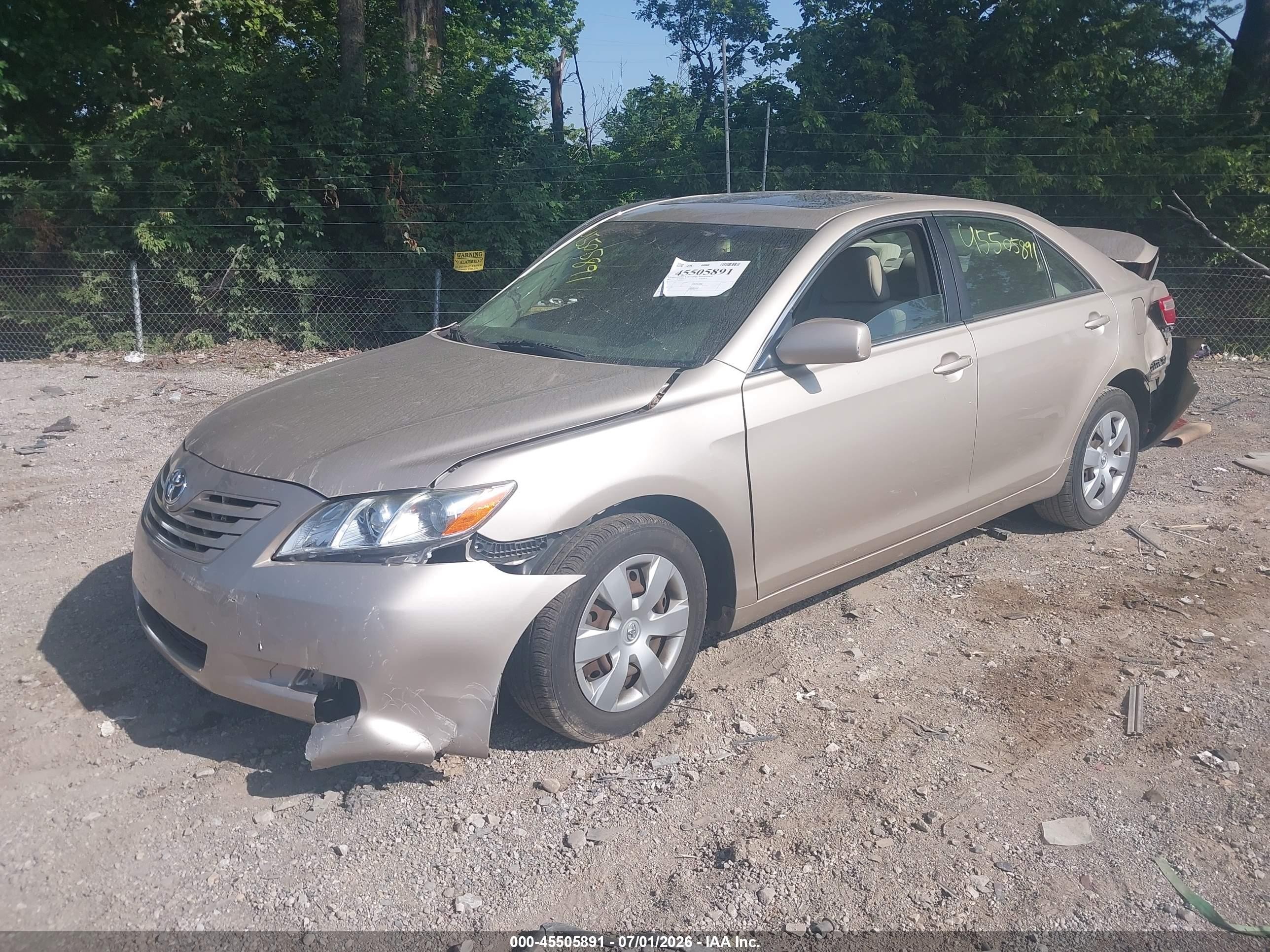 2007 Toyota Camry Le Gold vin: 4T4BE46K37R007121