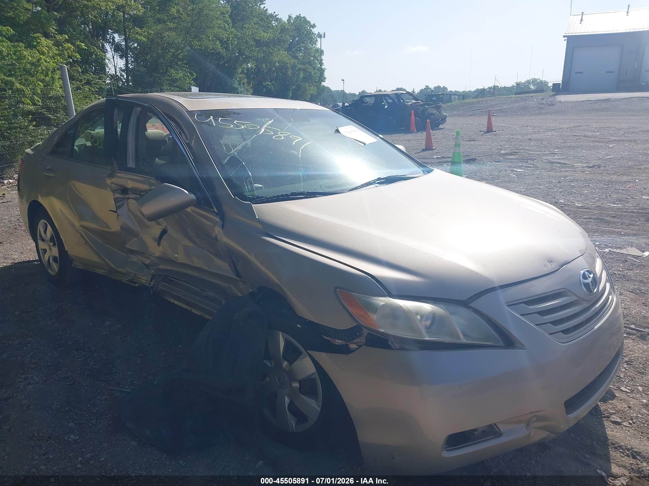 2007 Toyota Camry Le Gold vin: 4T4BE46K37R007121