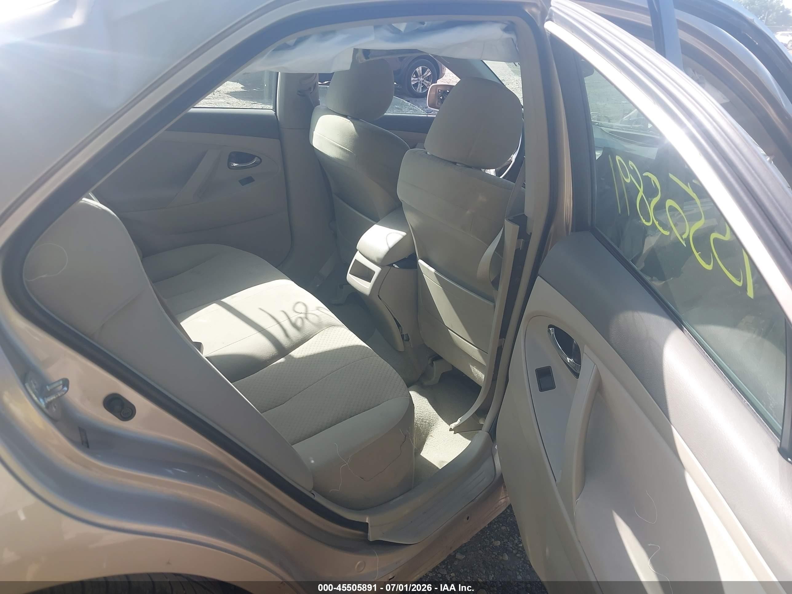 2007 Toyota Camry Le Gold vin: 4T4BE46K37R007121