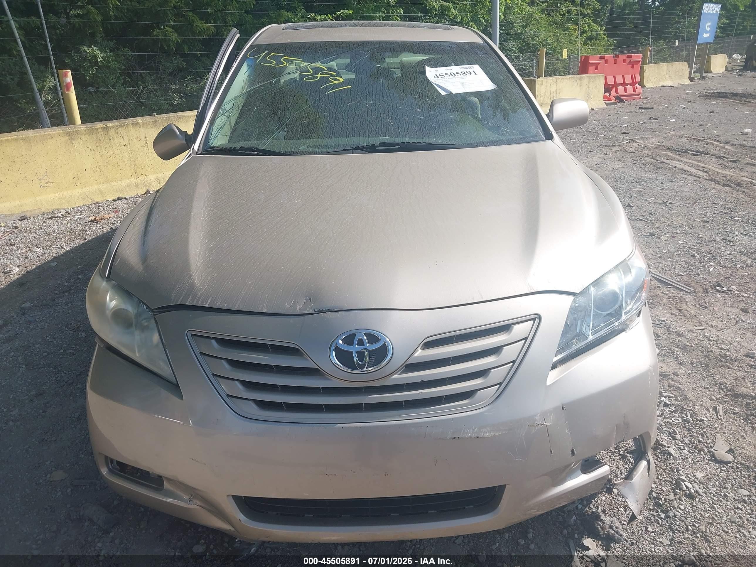 2007 Toyota Camry Le Gold vin: 4T4BE46K37R007121