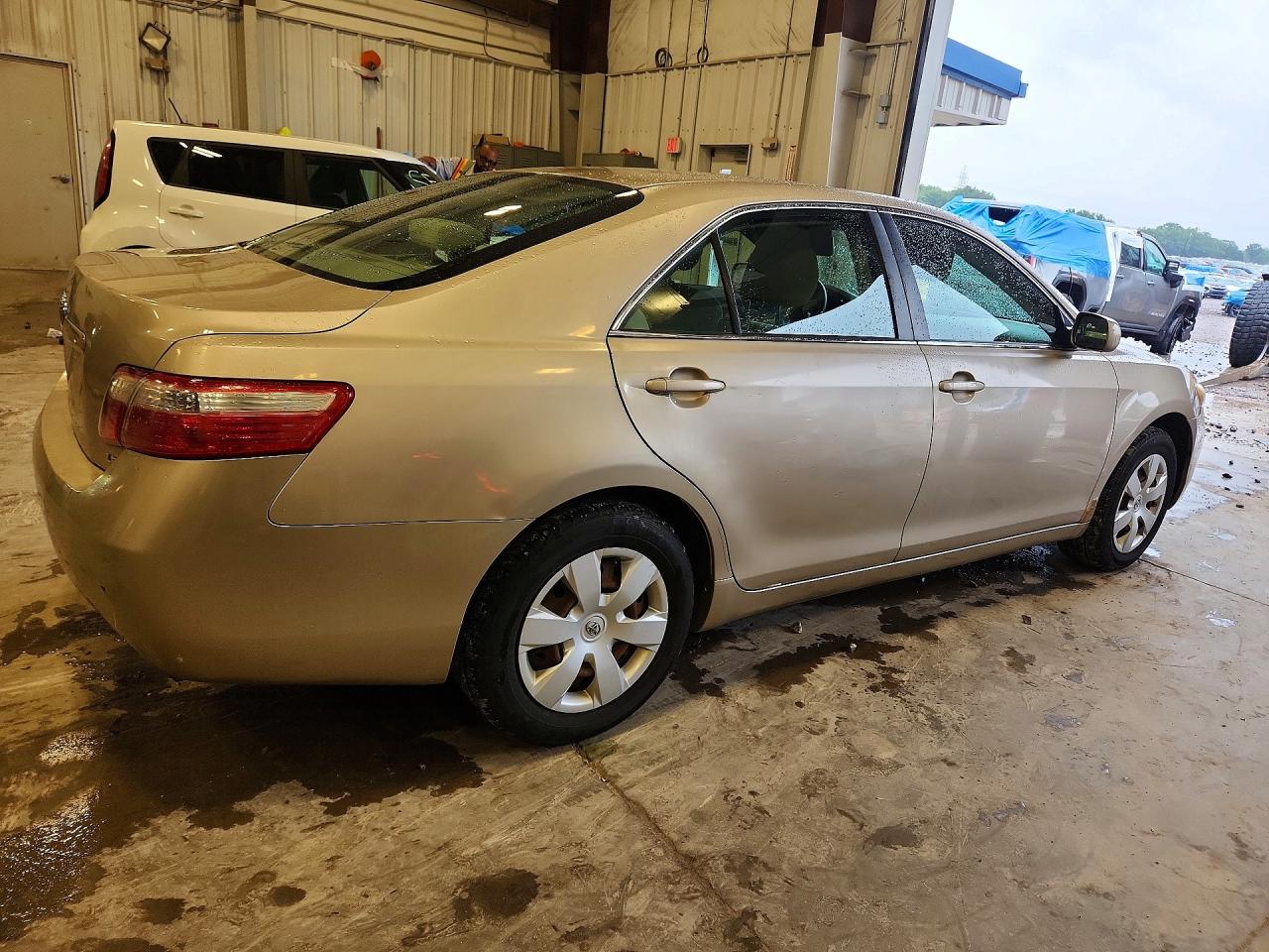 2007 Toyota Camry Le Silver vin: 4T4BE46K37R011394