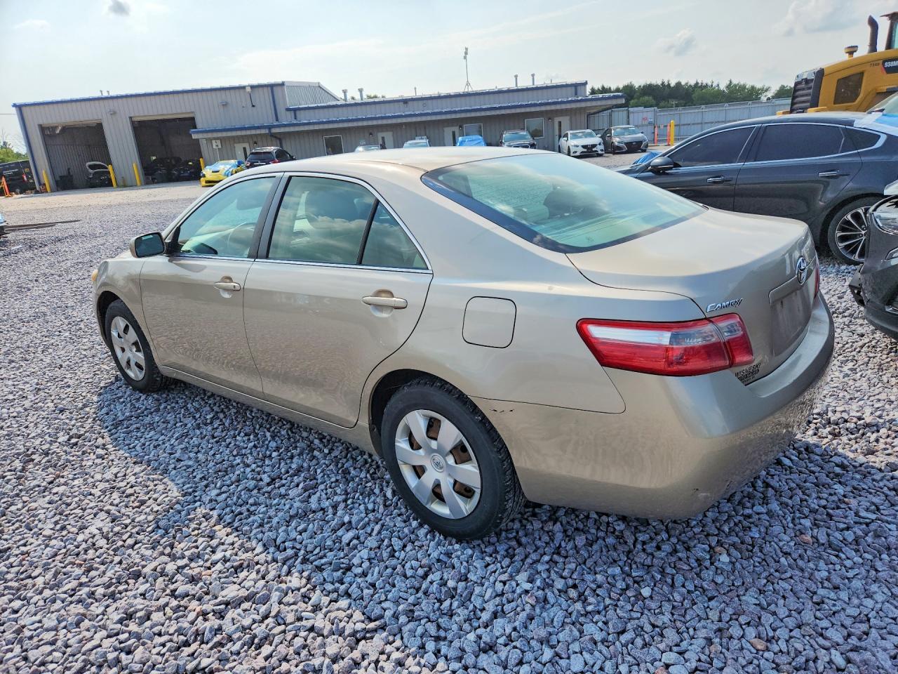 2007 Toyota Camry Le Silver vin: 4T4BE46K37R011394