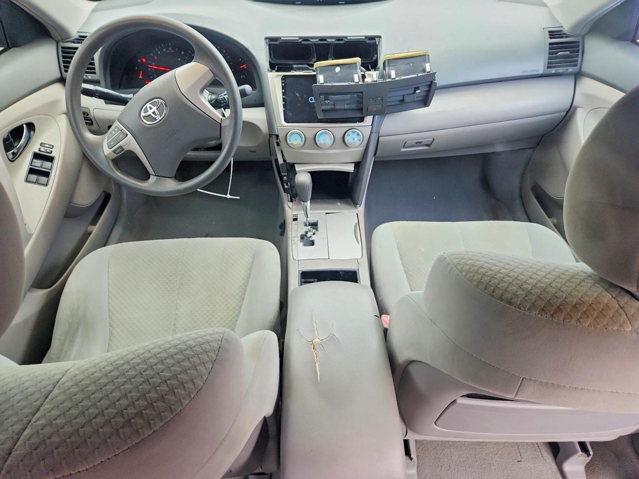 2008 Toyota Camry Le Red vin: 4T4BE46K38R013275