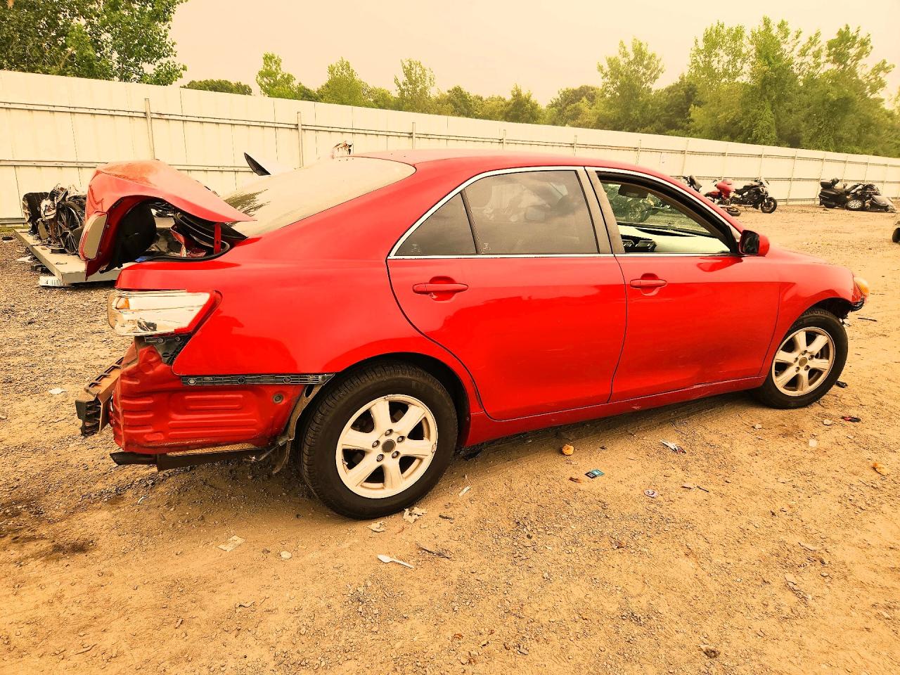 2008 Toyota Camry Le Red vin: 4T4BE46K38R013275