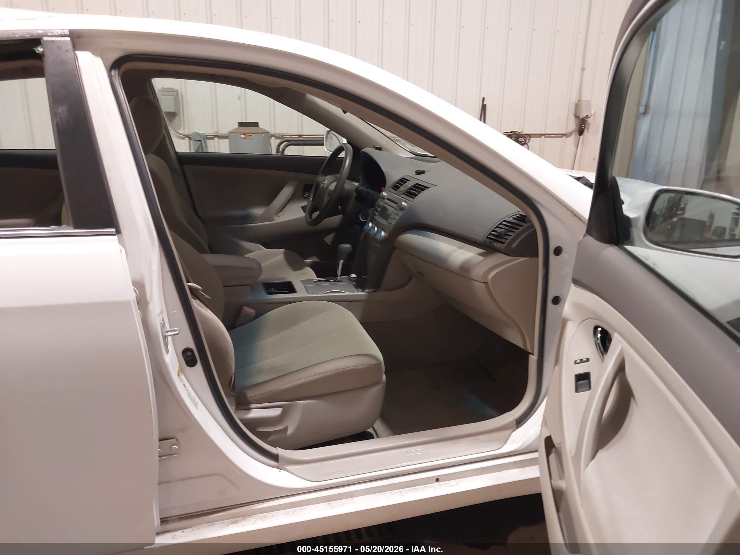 2008 Toyota Camry Le White vin: 4T4BE46K38R015835