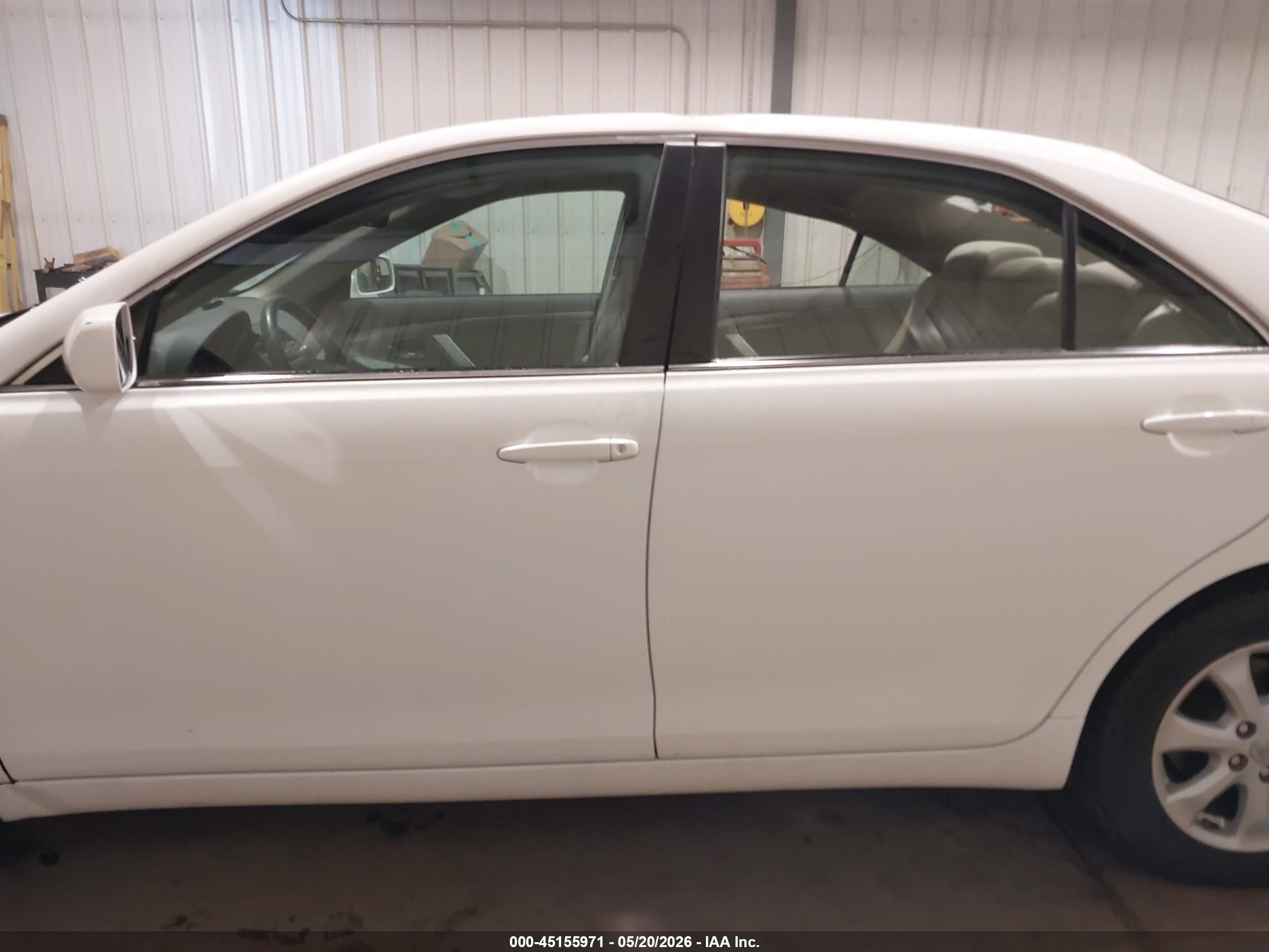 2008 Toyota Camry Le White vin: 4T4BE46K38R015835