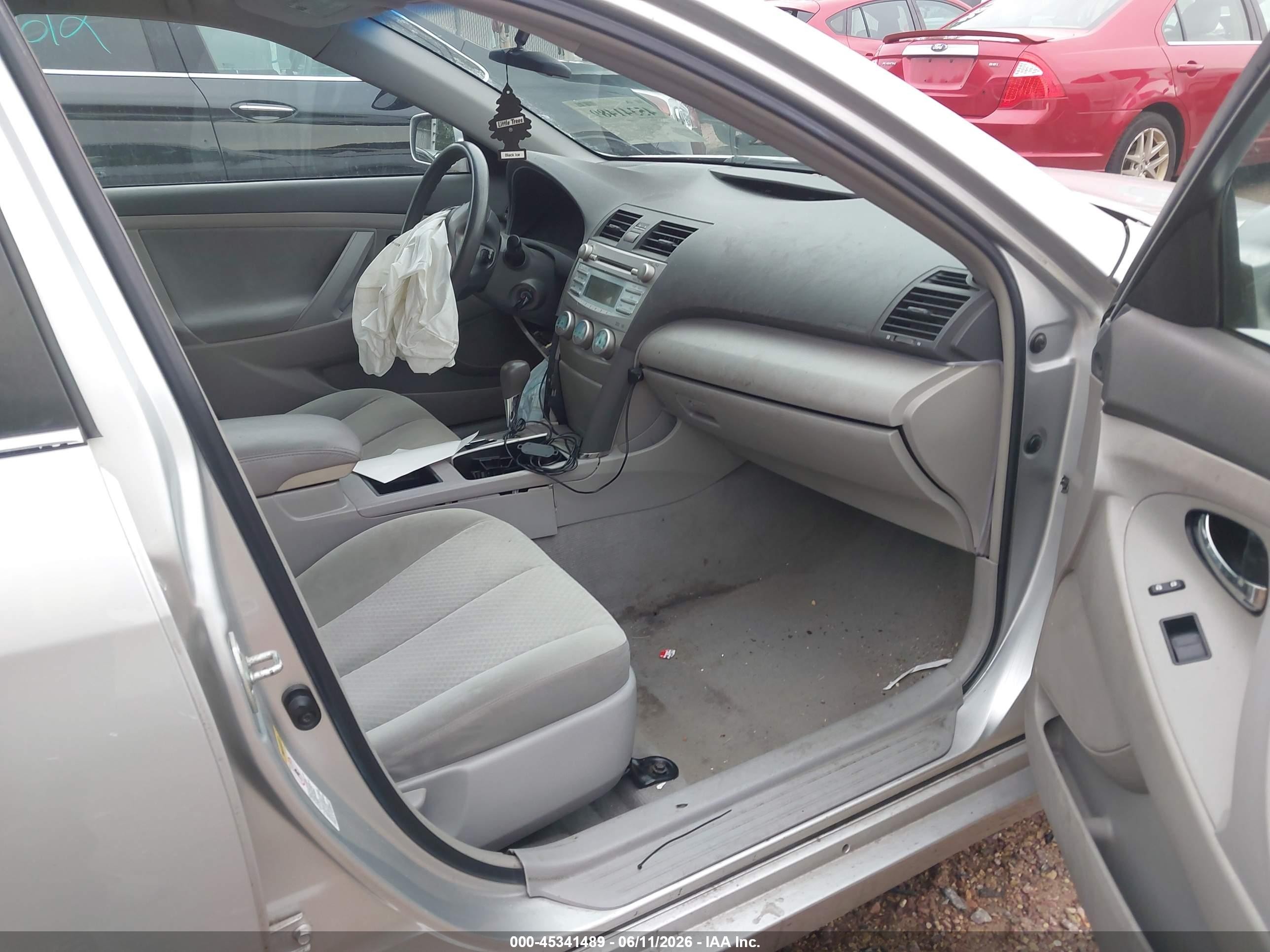 2008 Toyota Camry Le Серебряный vin: 4T4BE46K38R021473